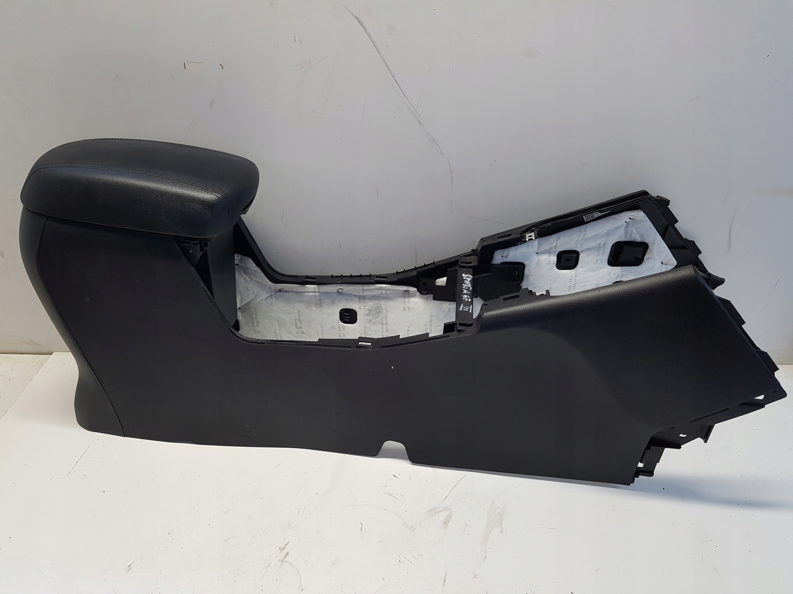KIA SPORTAGE III TUNEL central armrest