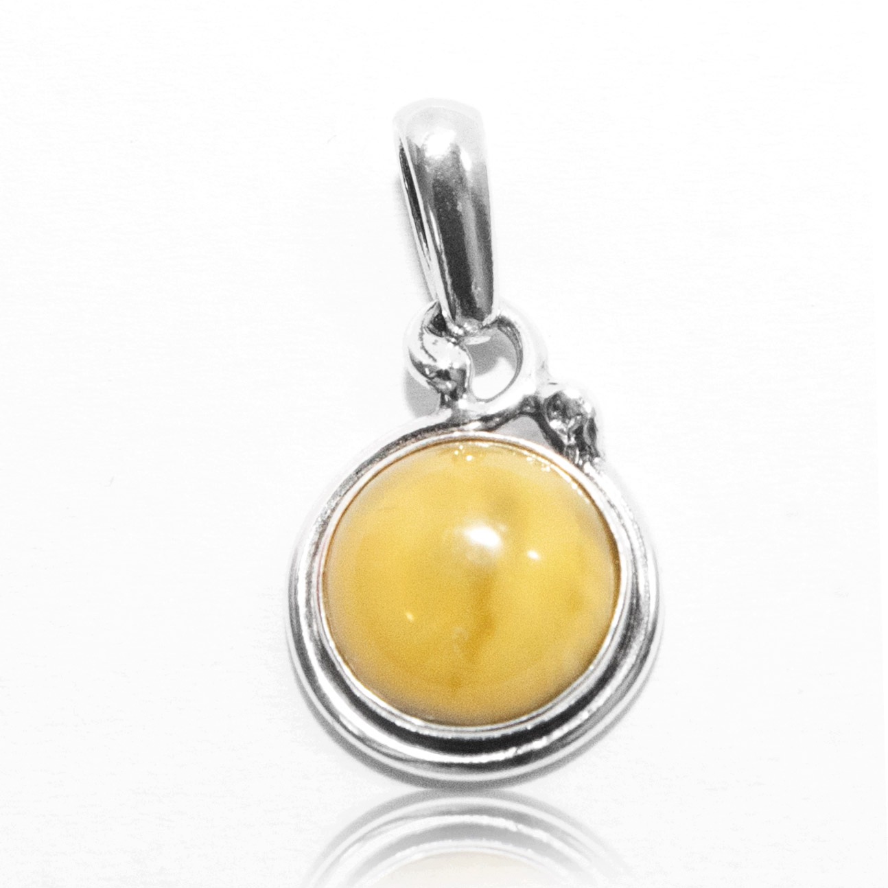 Stříbrný přívěsek s jantarem, mléčný jantar stříbro 925 elegantní