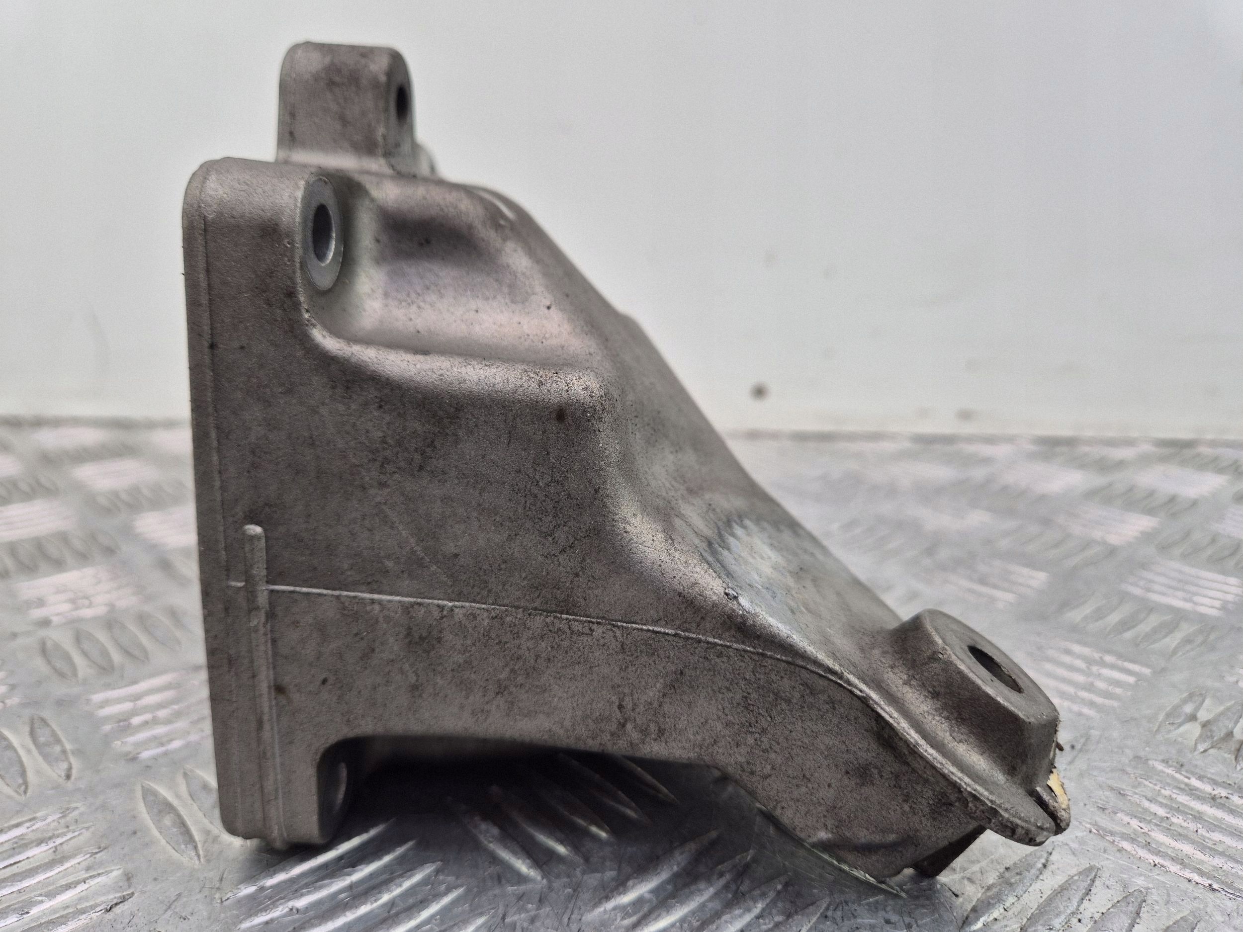 engine mount Mercedes M272.947 C280 W204 A2722232104