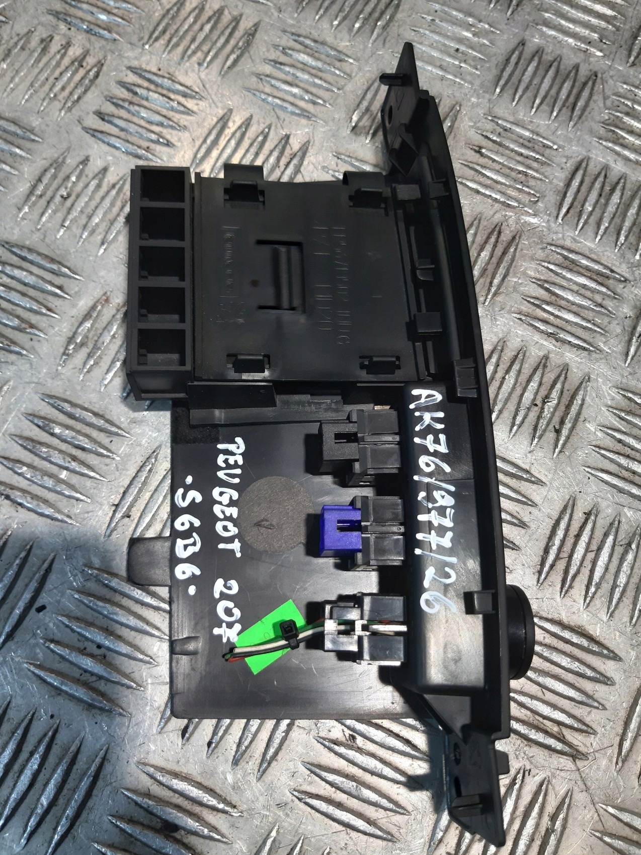 card reader levers PEUGEOT 207 FR56713502 9656992177