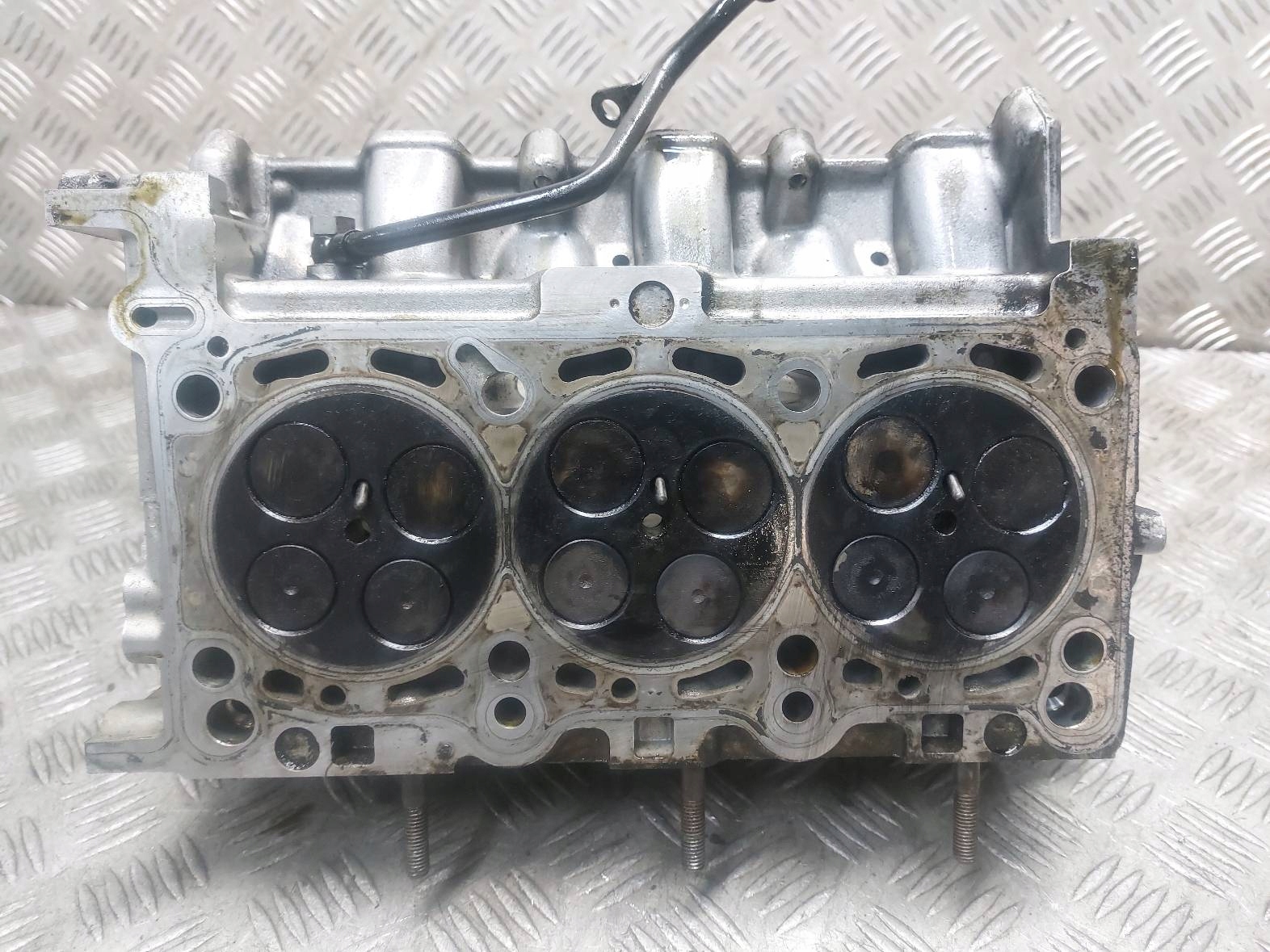hlava levá + vačka Výfukové AUDI A6 C6 2.7 TDI 0593AL 059102CB