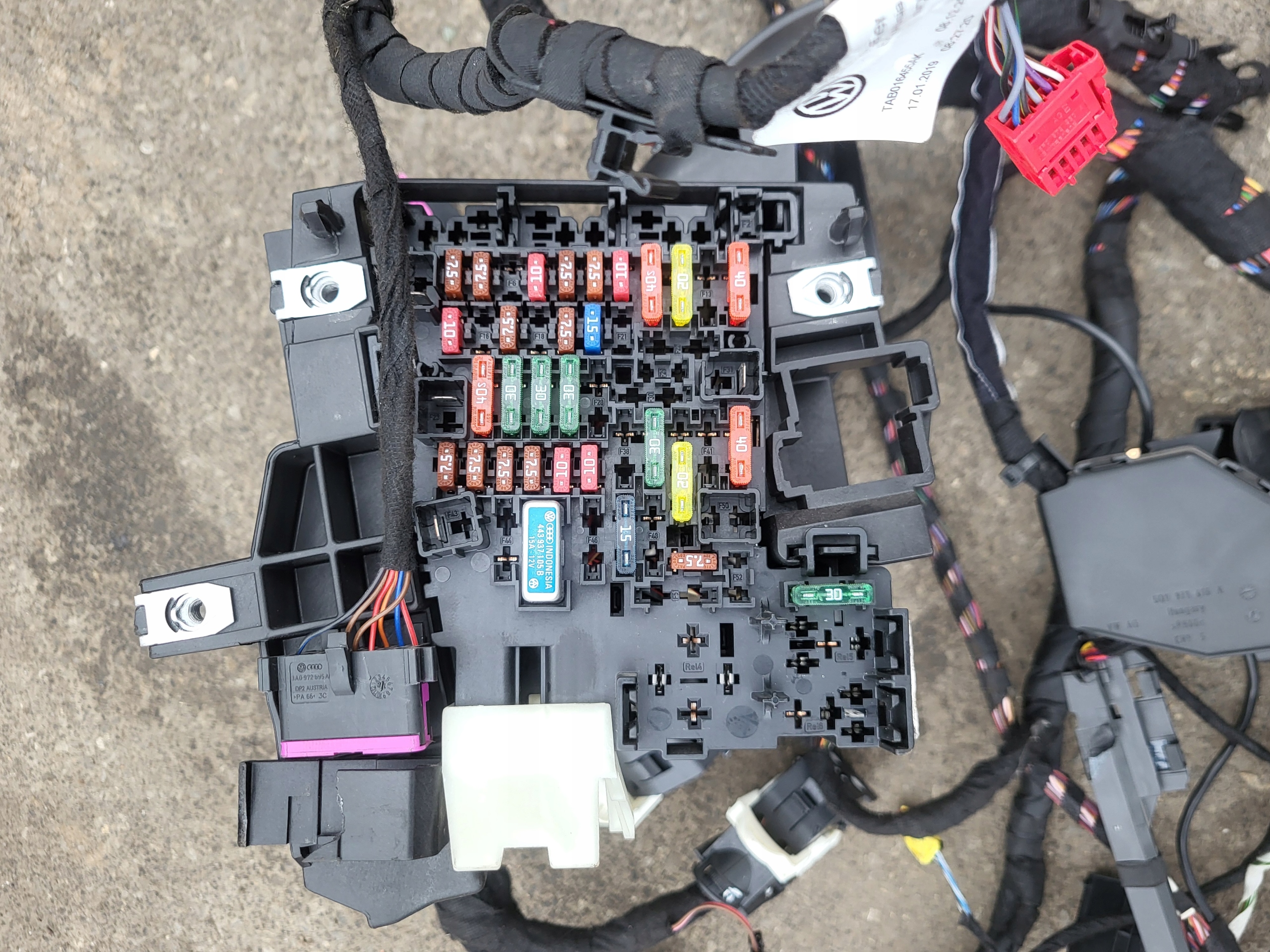 bundle wiring cables compartment fuse VW GOLF VII 7 5G 1.5 TSI OE EU