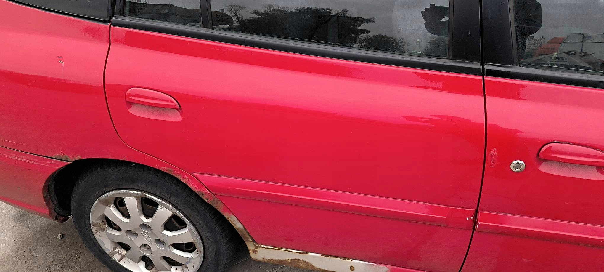 Tür rechts heck rote ORYG KIA RIO und KOMBI