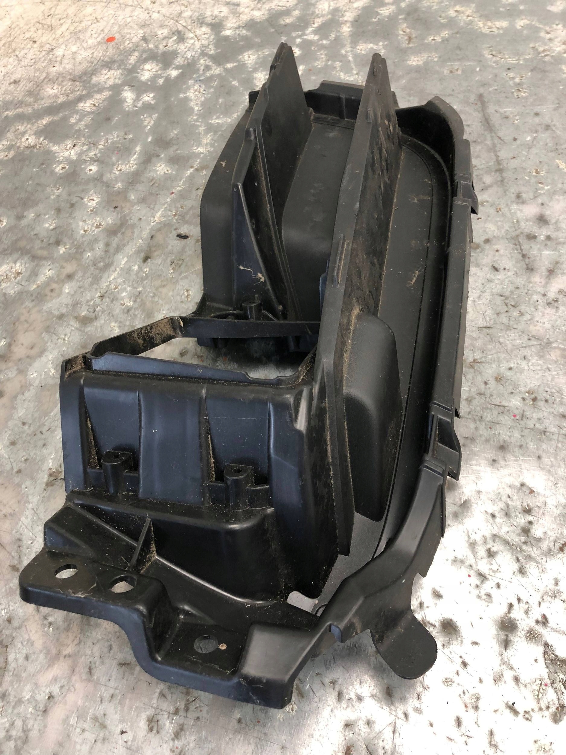 grid of a bumper right front PORSCHE PANAMERA 971 971807486A