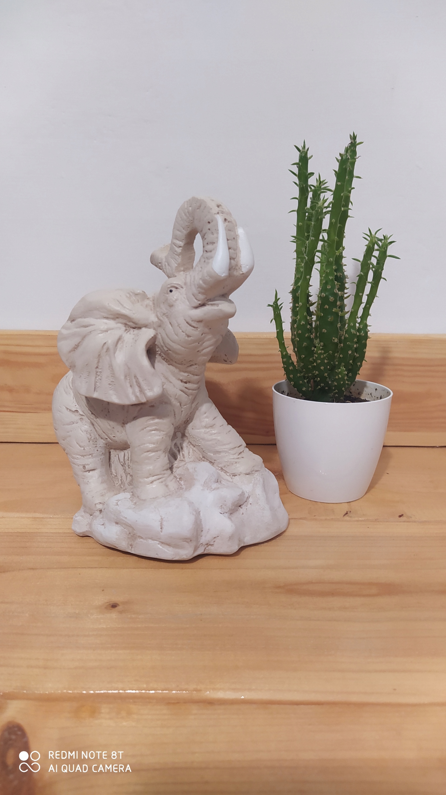 Figurka słoń na szczęście dekoracja upominek Wysokość produktu 18 cm