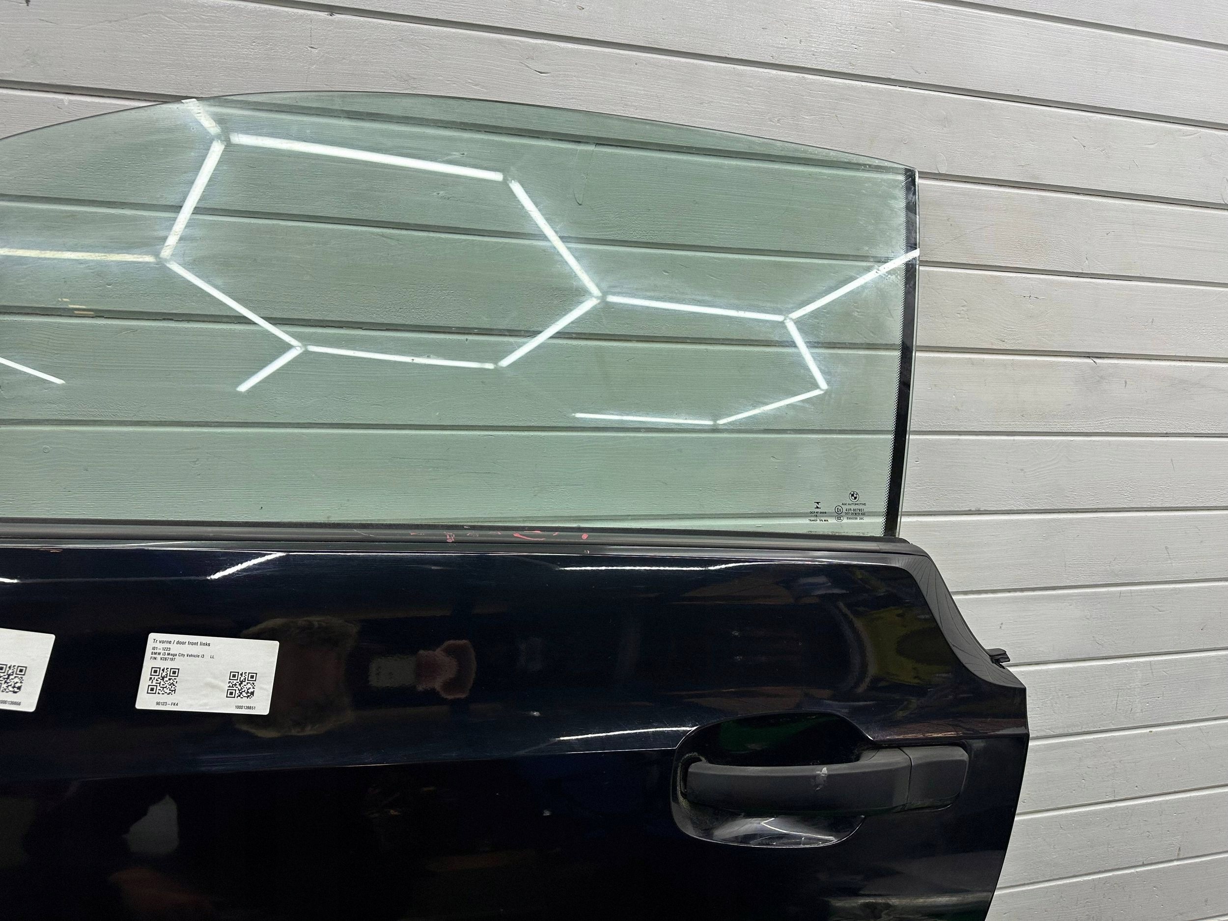 door front front side left BMW i3 complete