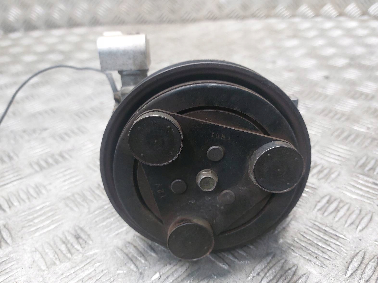 compressor compressor; of the air conditioning MAZDA DEMIO and 1.3 16V H09A1AA4DU
