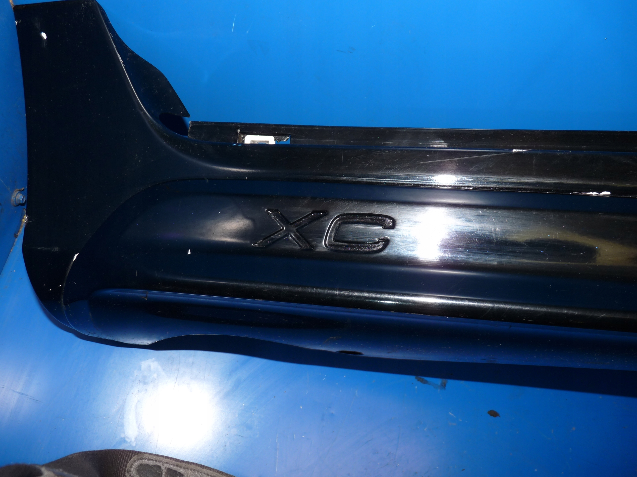 VOLVO XC60 and moulding threshold threshold right R-design