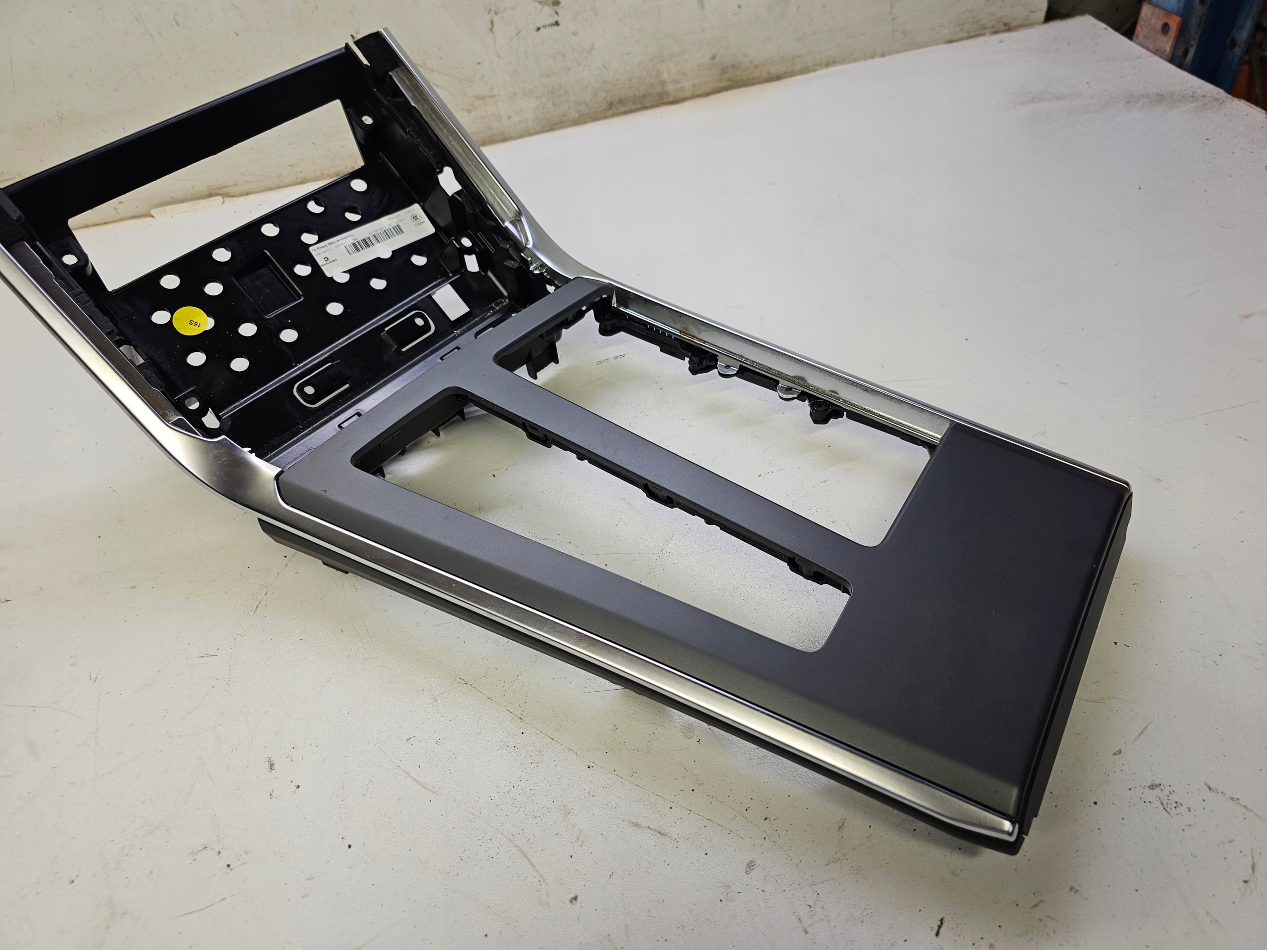 TUNEL central frame AUDI A6 C8 4K1864261C