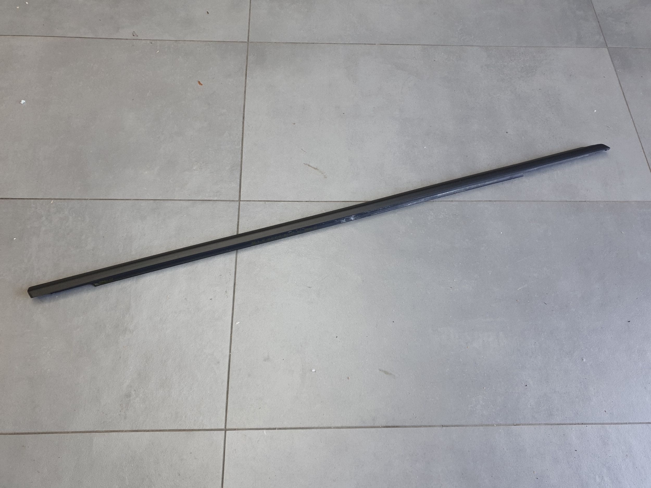 Audi A3 8Y gasket dust door right front 8Y0837477
