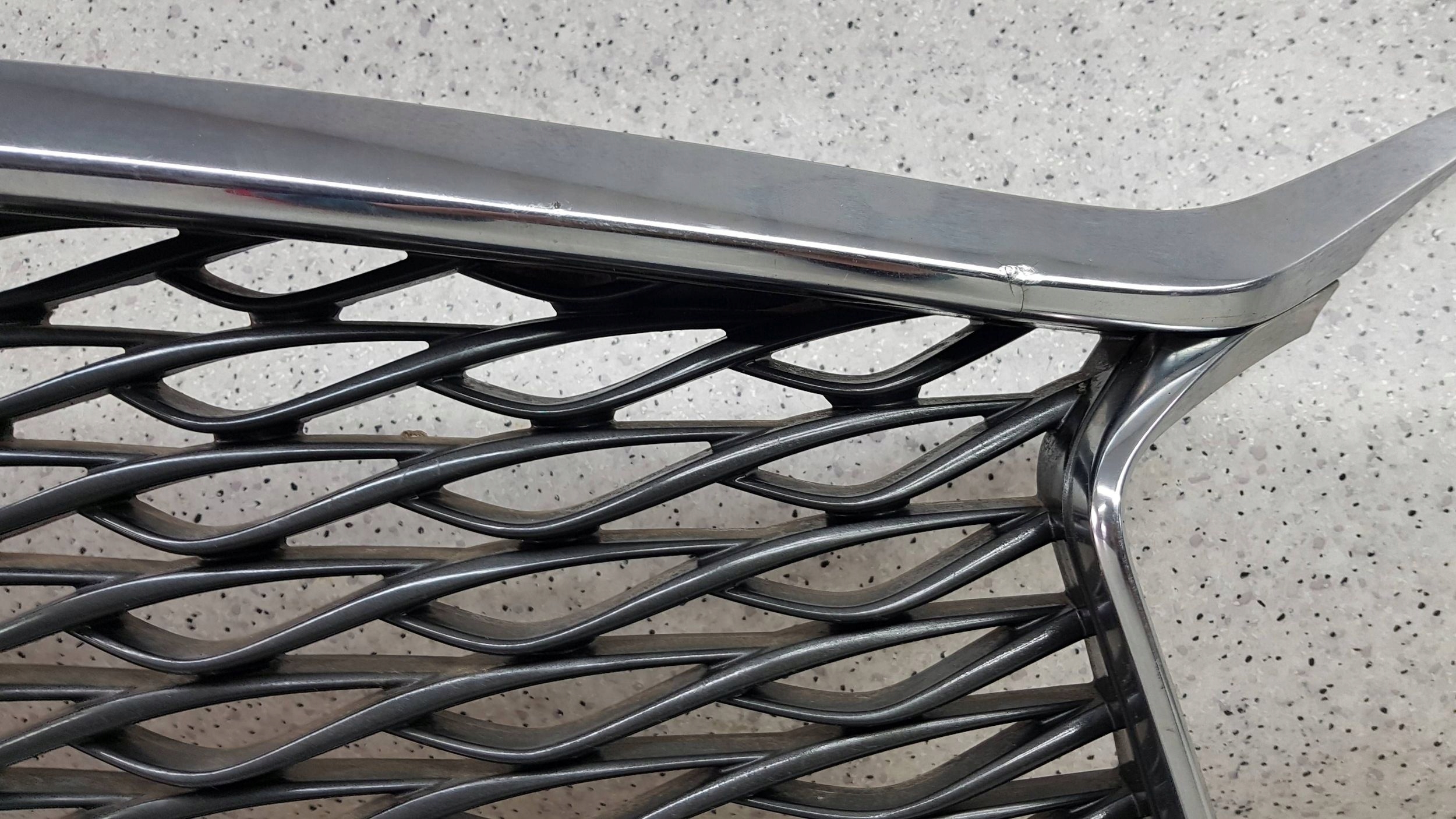 INFINITI Q30 Q 30 2015 - Grille 623105-DA0A