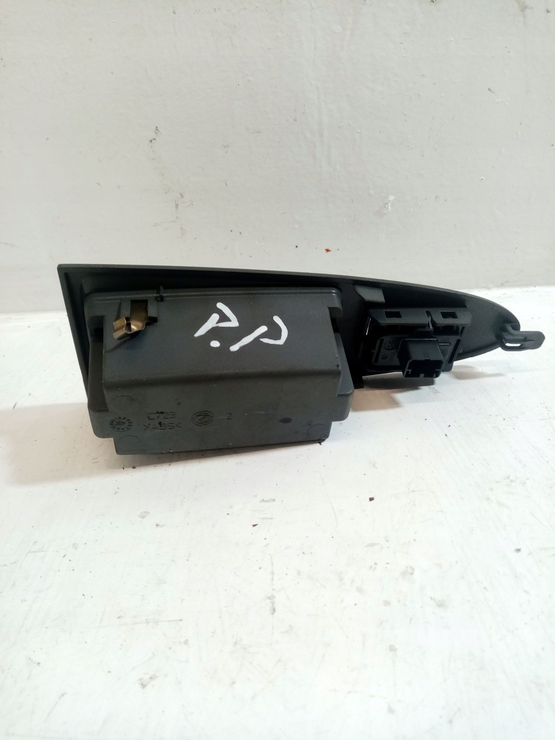 control panel windows of the passenger right front FIAT CROMA 2