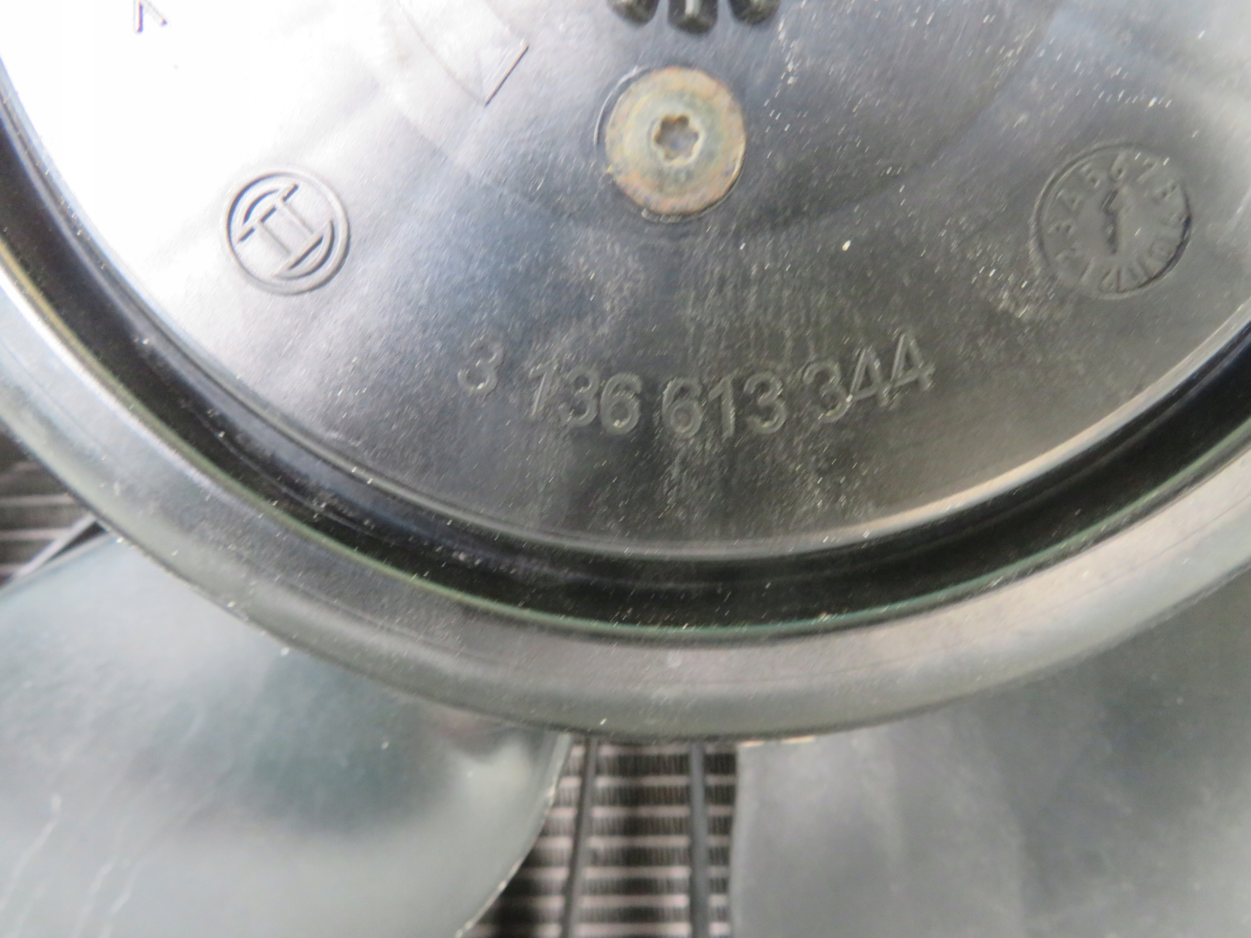 chladič ventilátor MERCEDES W204 12R A2045000393