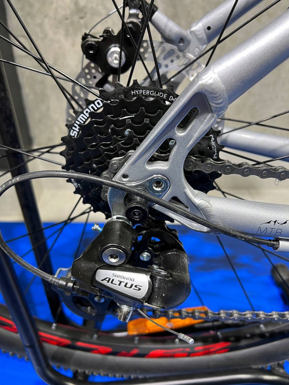 Rower MTB Leon TN-90 DD rama 20 cali koło 29 " szary Rozmiar ramy 20 cali