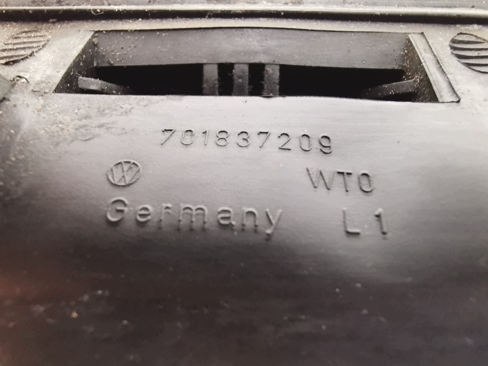 handle door left front VW T4 701837205 original