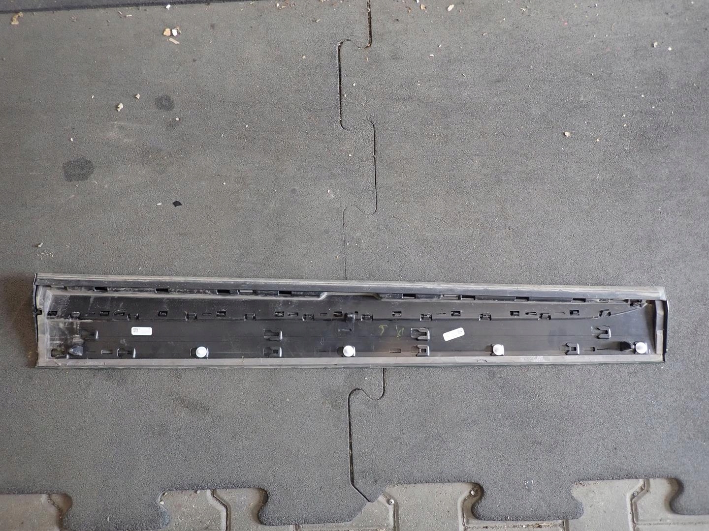 moulding door right front AUDI Q5 II LIFT 2020- 80A