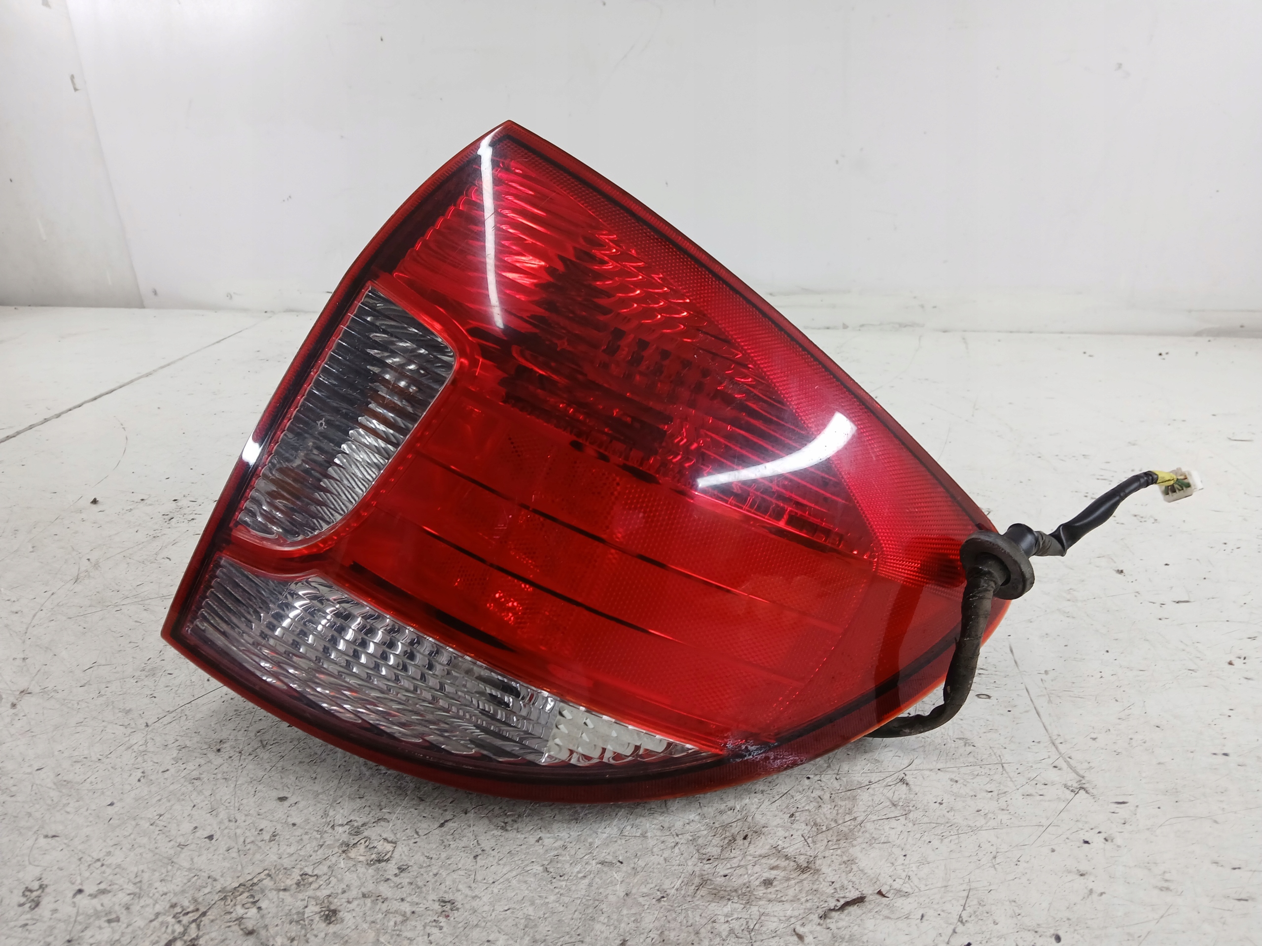 KIA RIO and KOMBI light right rear part