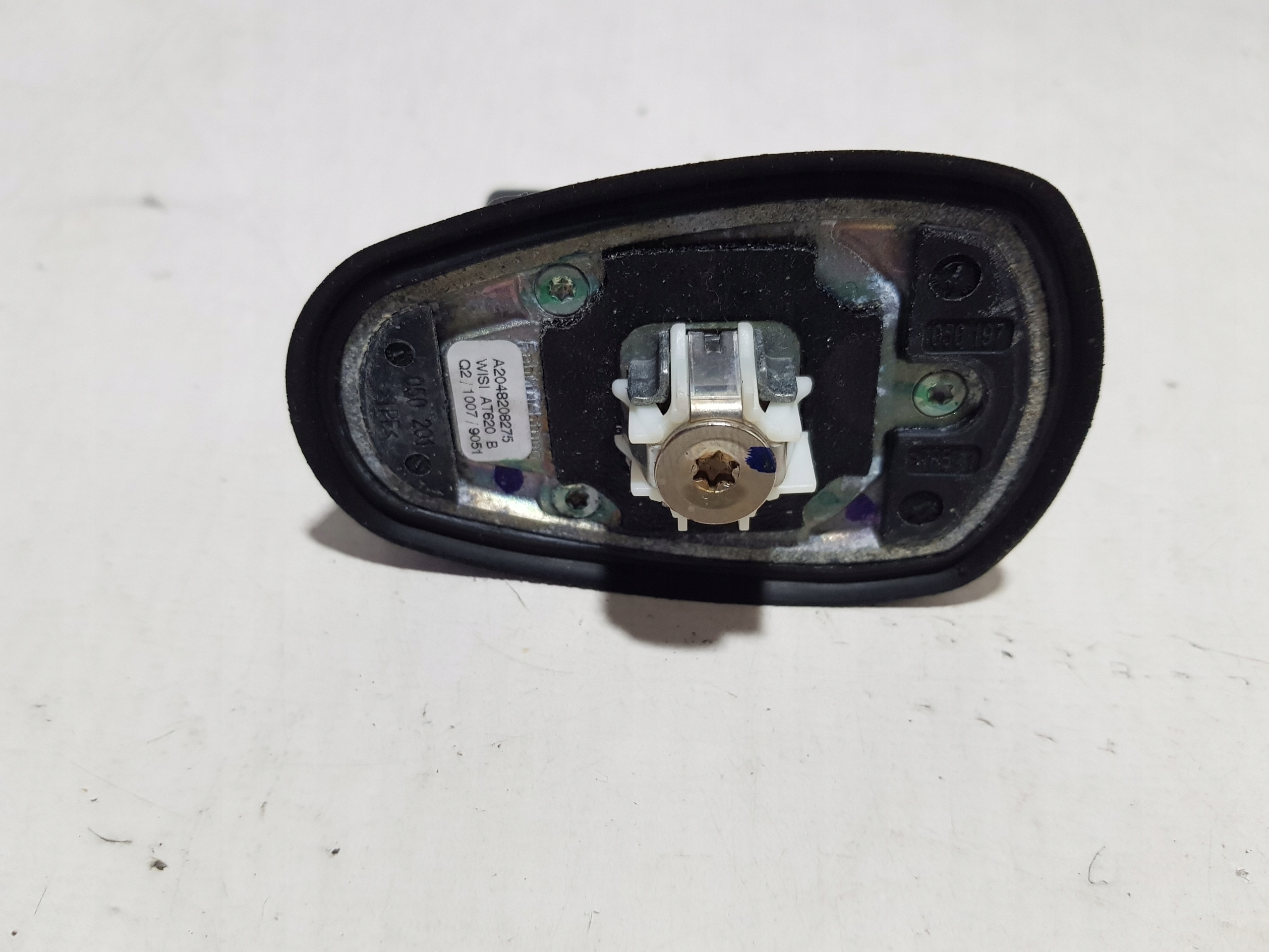 ANTENA dach GPS MERCEDES W204 2048208275
