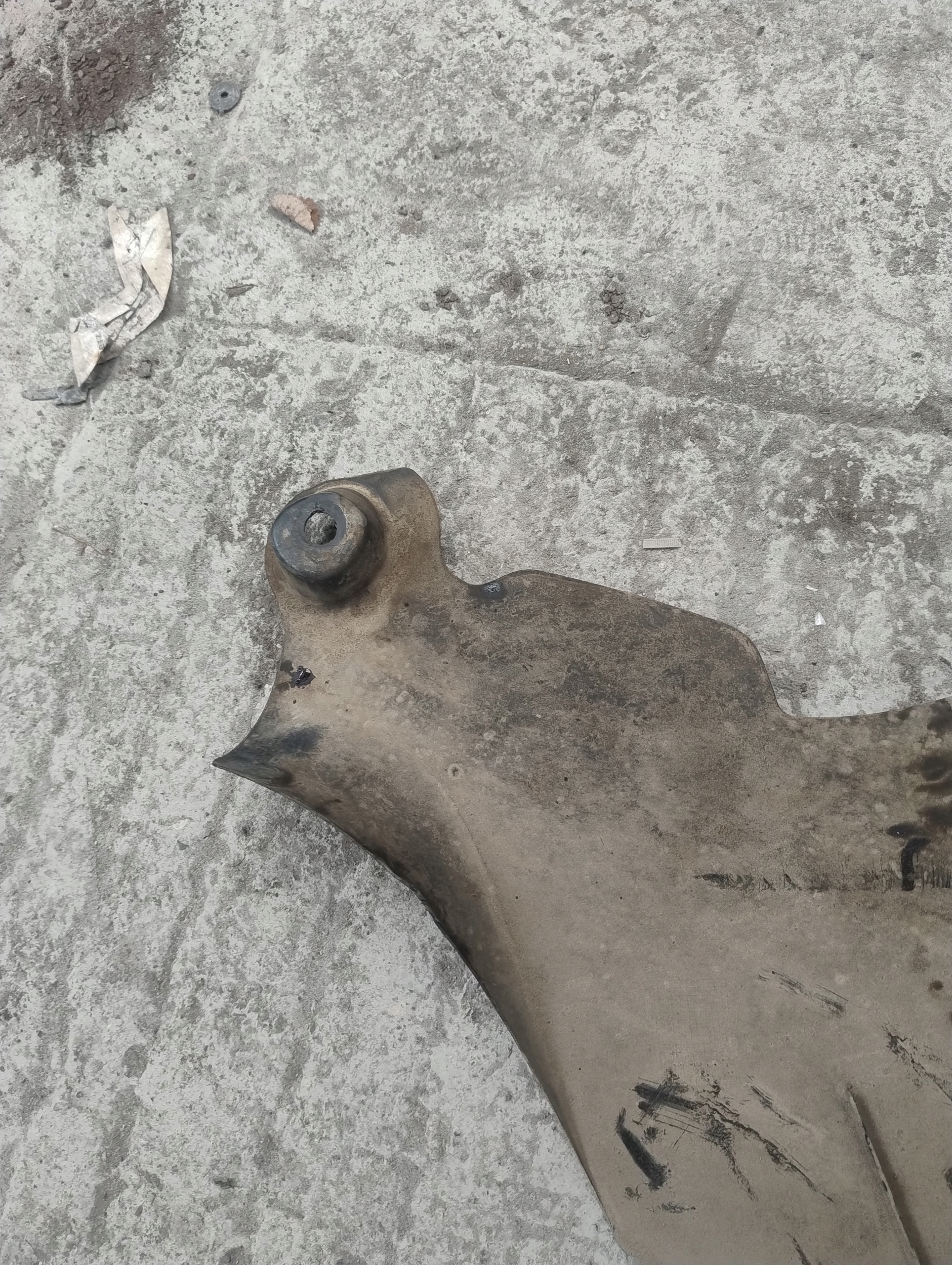 AUDI A4 B6 Blende Abdeckung Unterfahrschutz links 8E0825219B