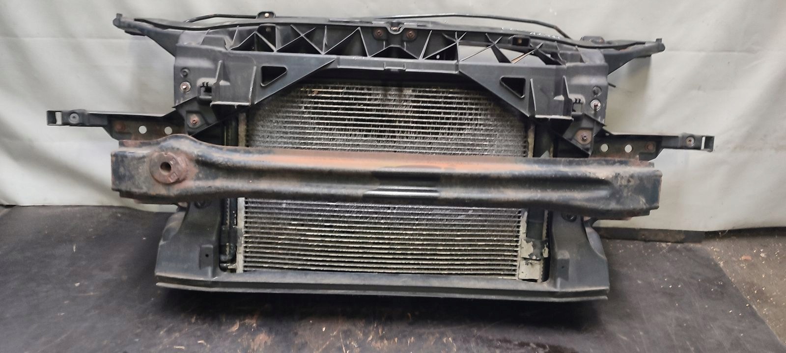 support panel for radiators pillar iron Seat Leon II LIFT 1,4 TSI