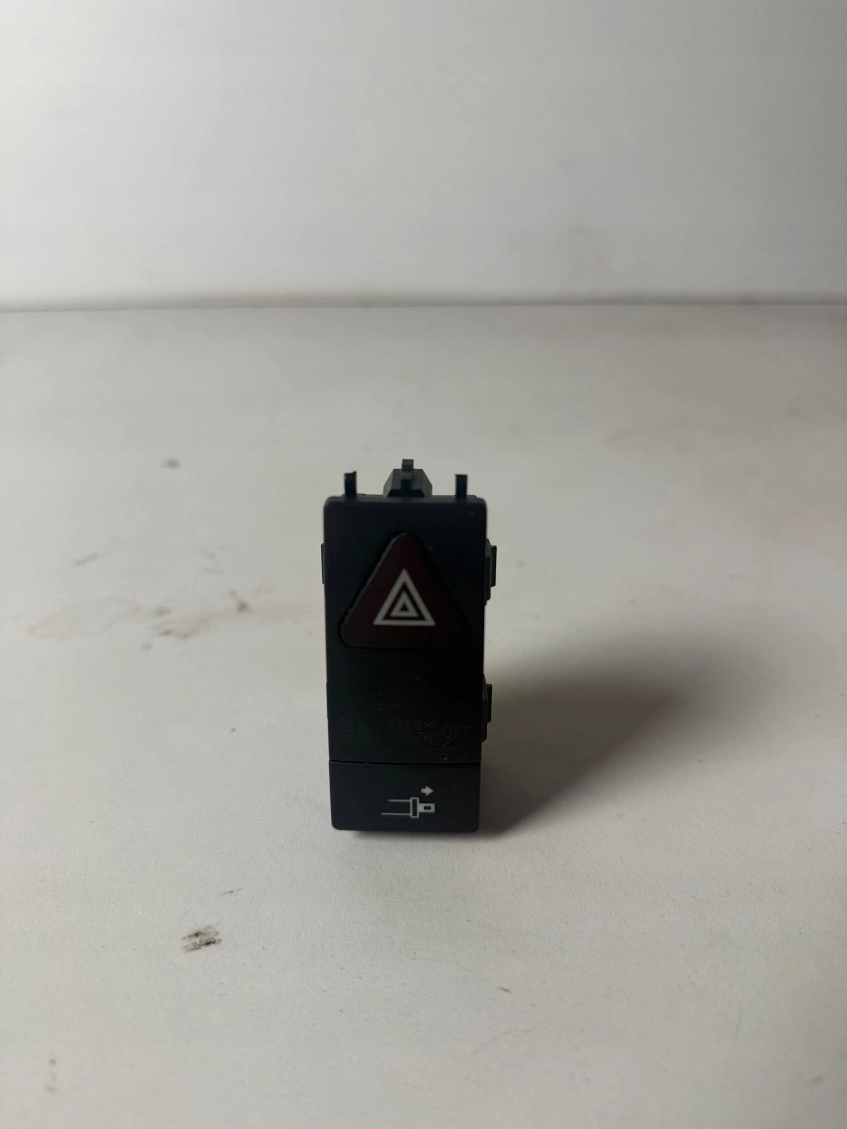 light switch of warning lights Mercedes E Klasa IV W212
