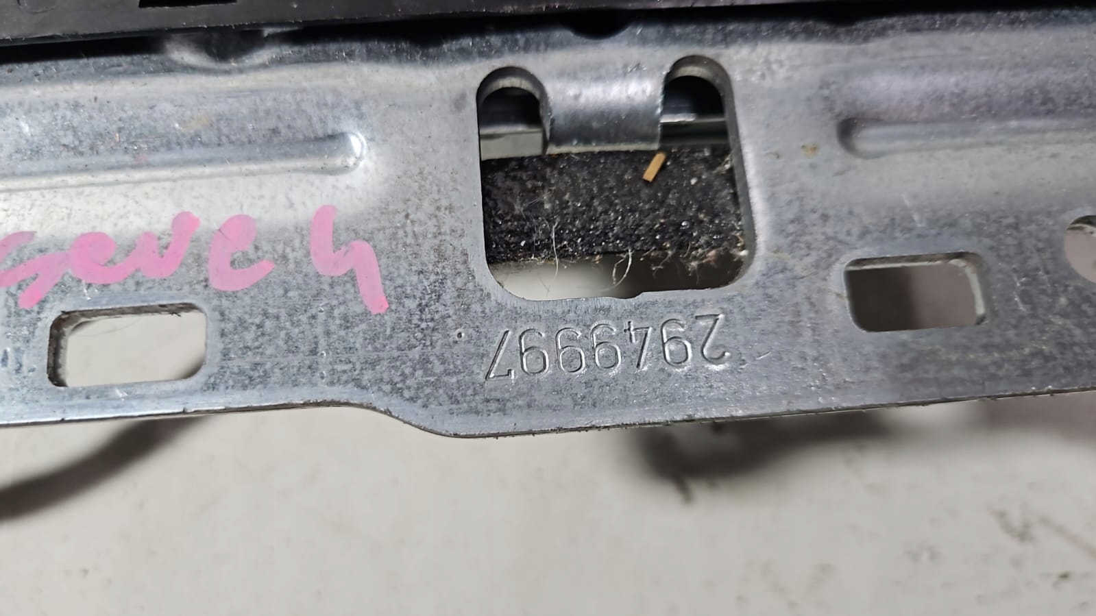 механизм подлокотника renault SCENIC