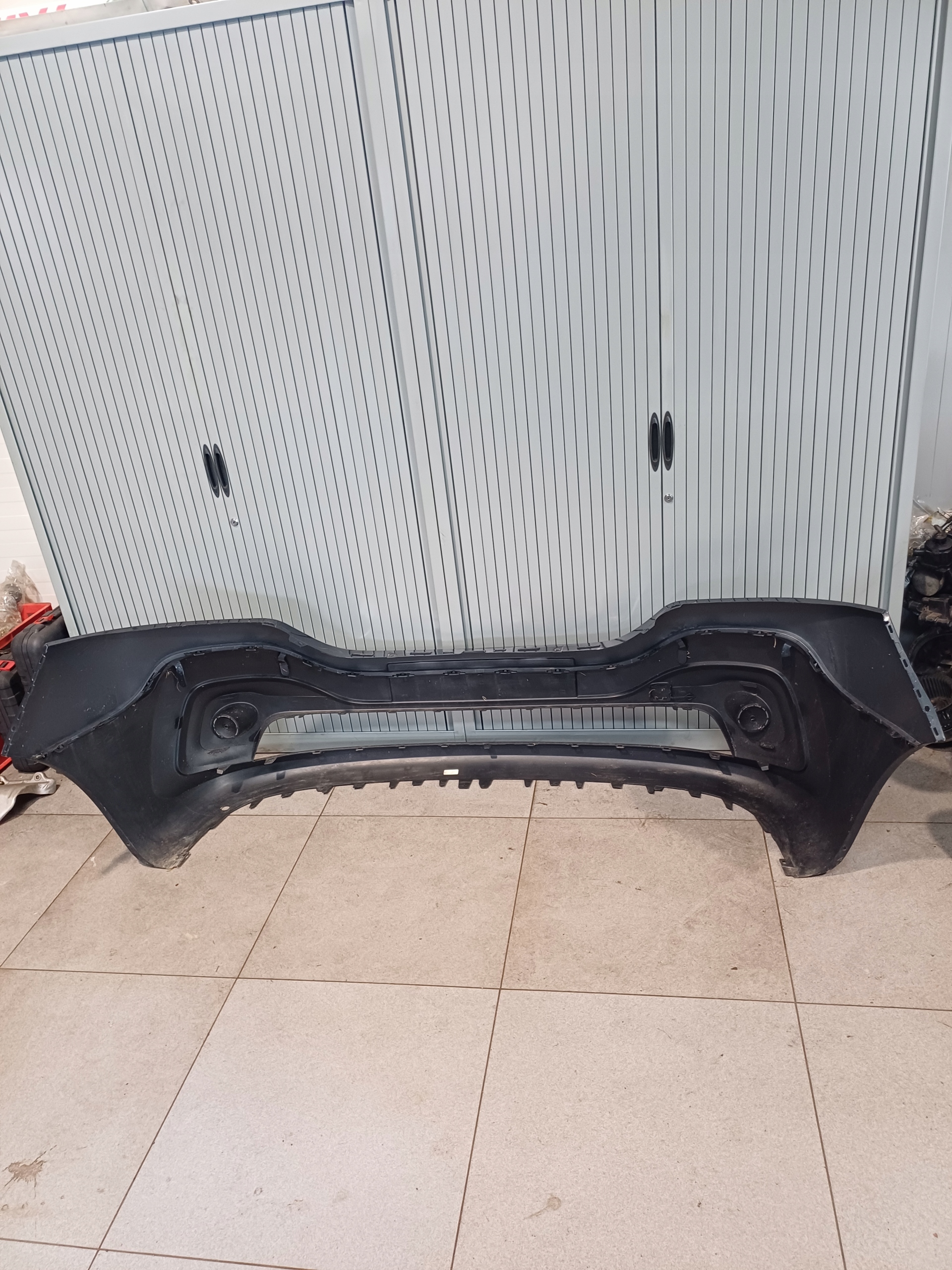 nárazník predok predný RENAULT TRAFIC 3 III 620223380R