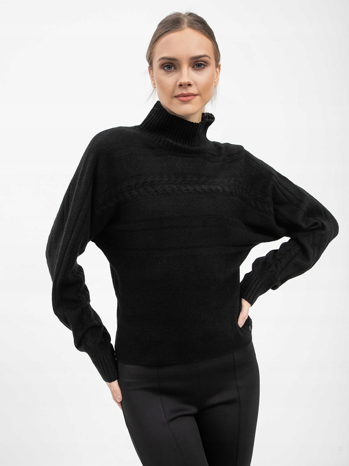 Guess Černý Volný Svetr (XL)