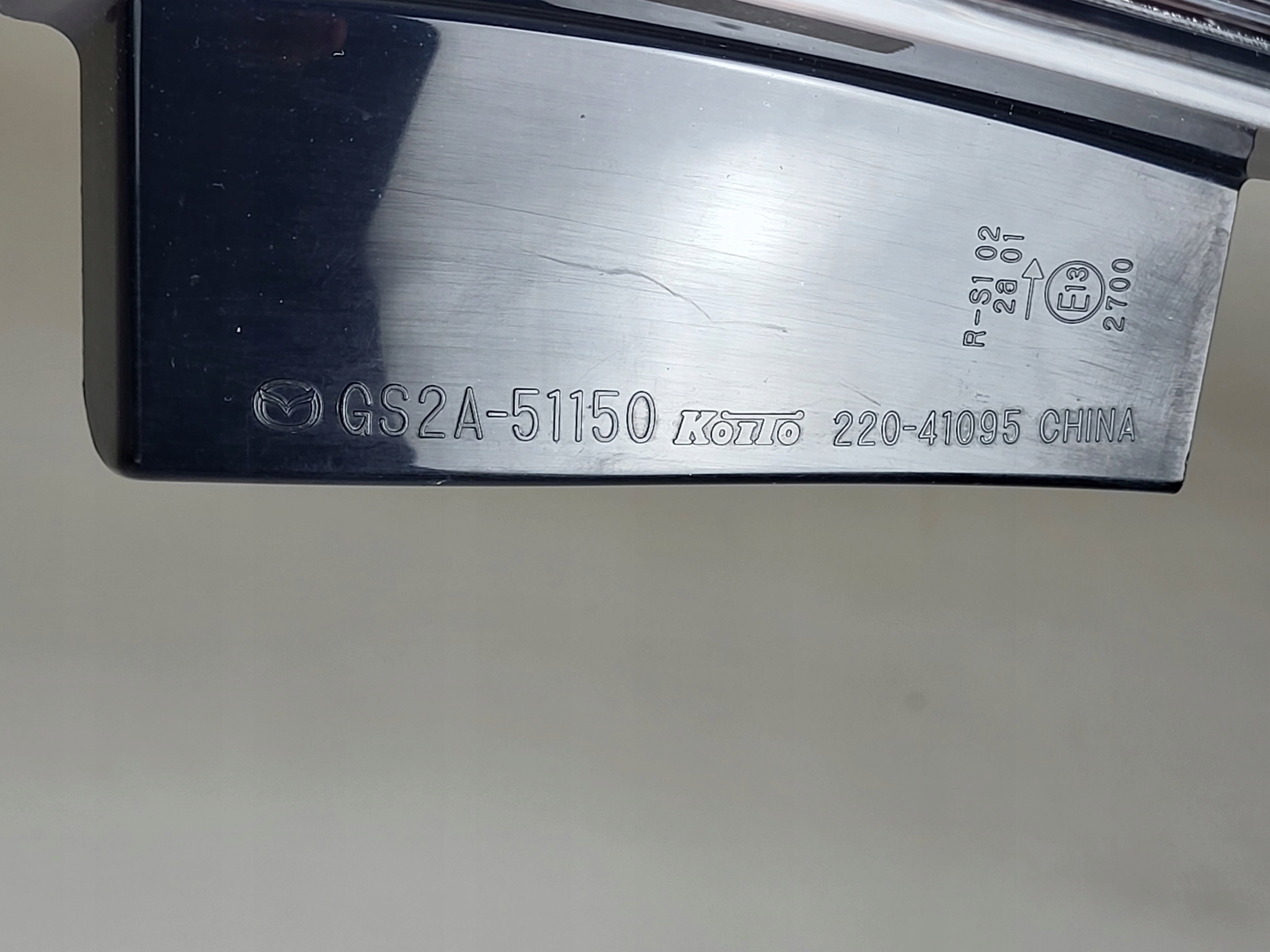 MAZDA 6 GH KOMBI LIFT 09-12 PRAWA TYLNA LAMPA KOMPLETNA Producent części Koito