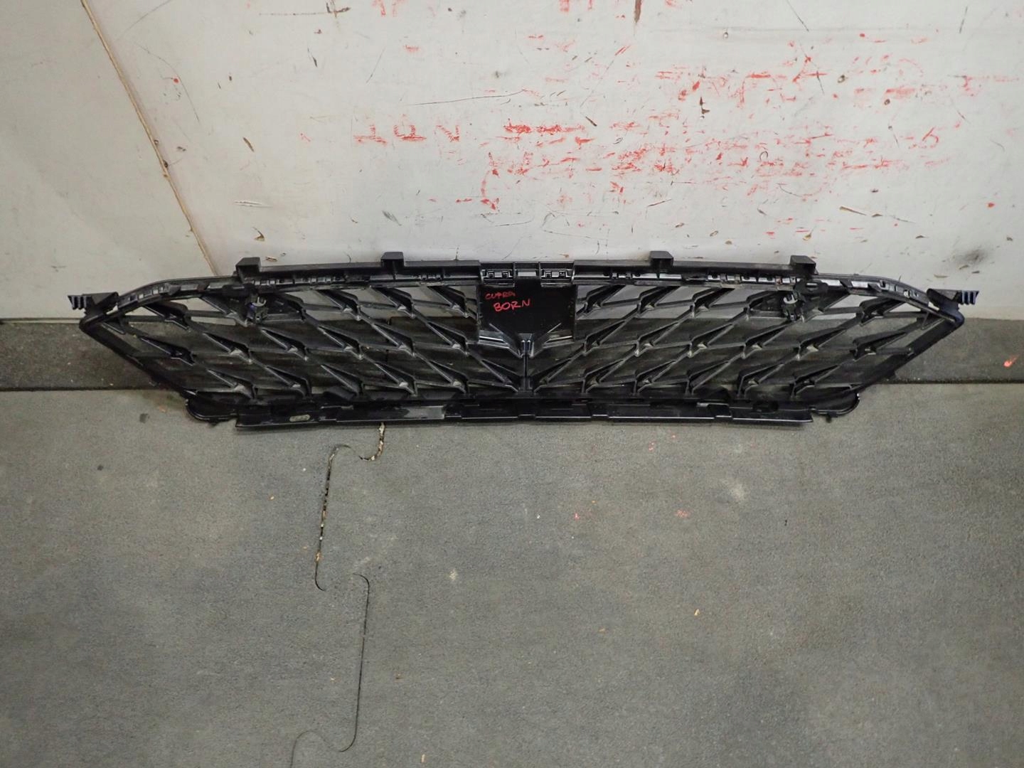 Grill SEAT CUPRA BORN 2020- 10E853677C