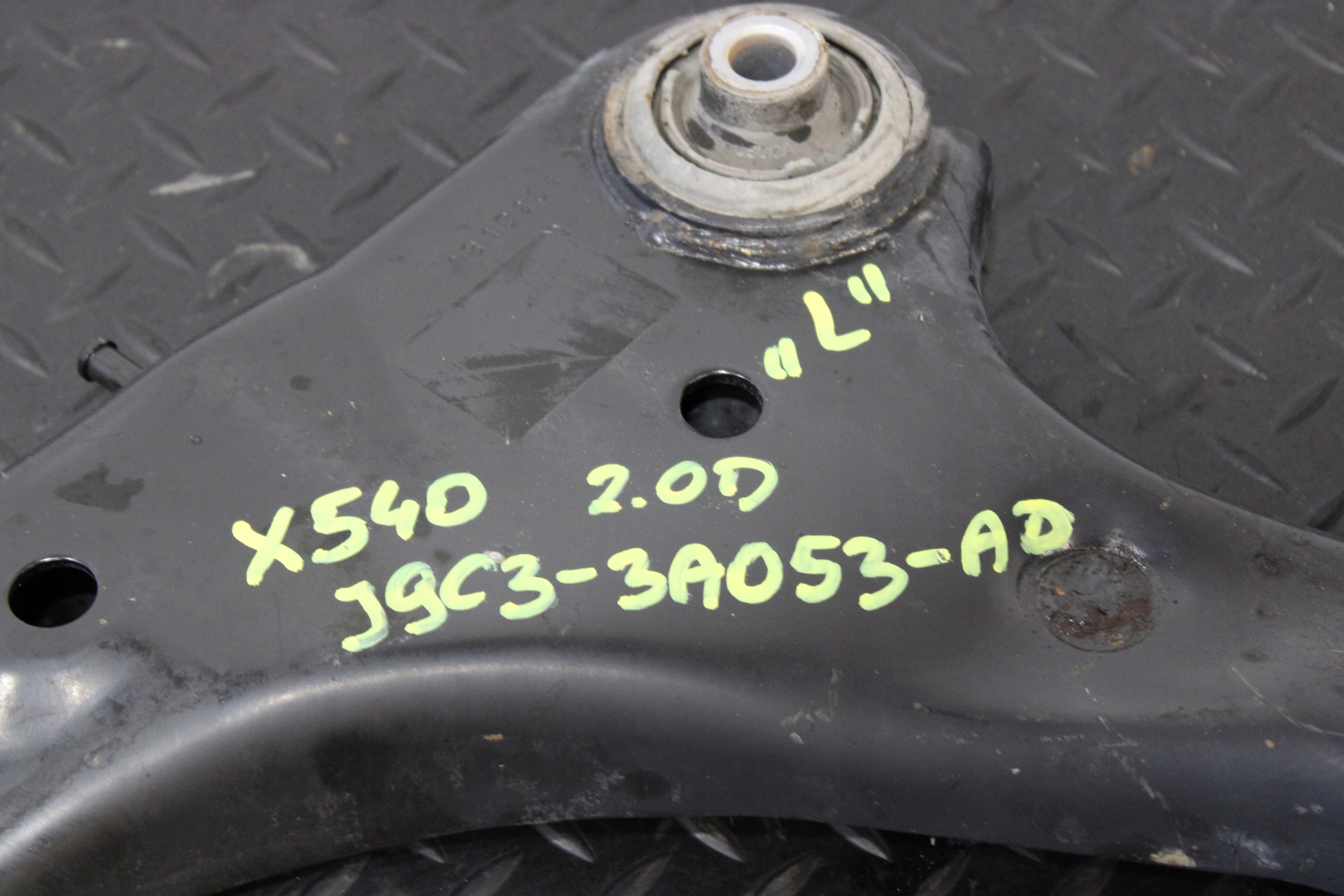 arm left front JAGUAR E-PACE X540 S J9C3-3A053-AD