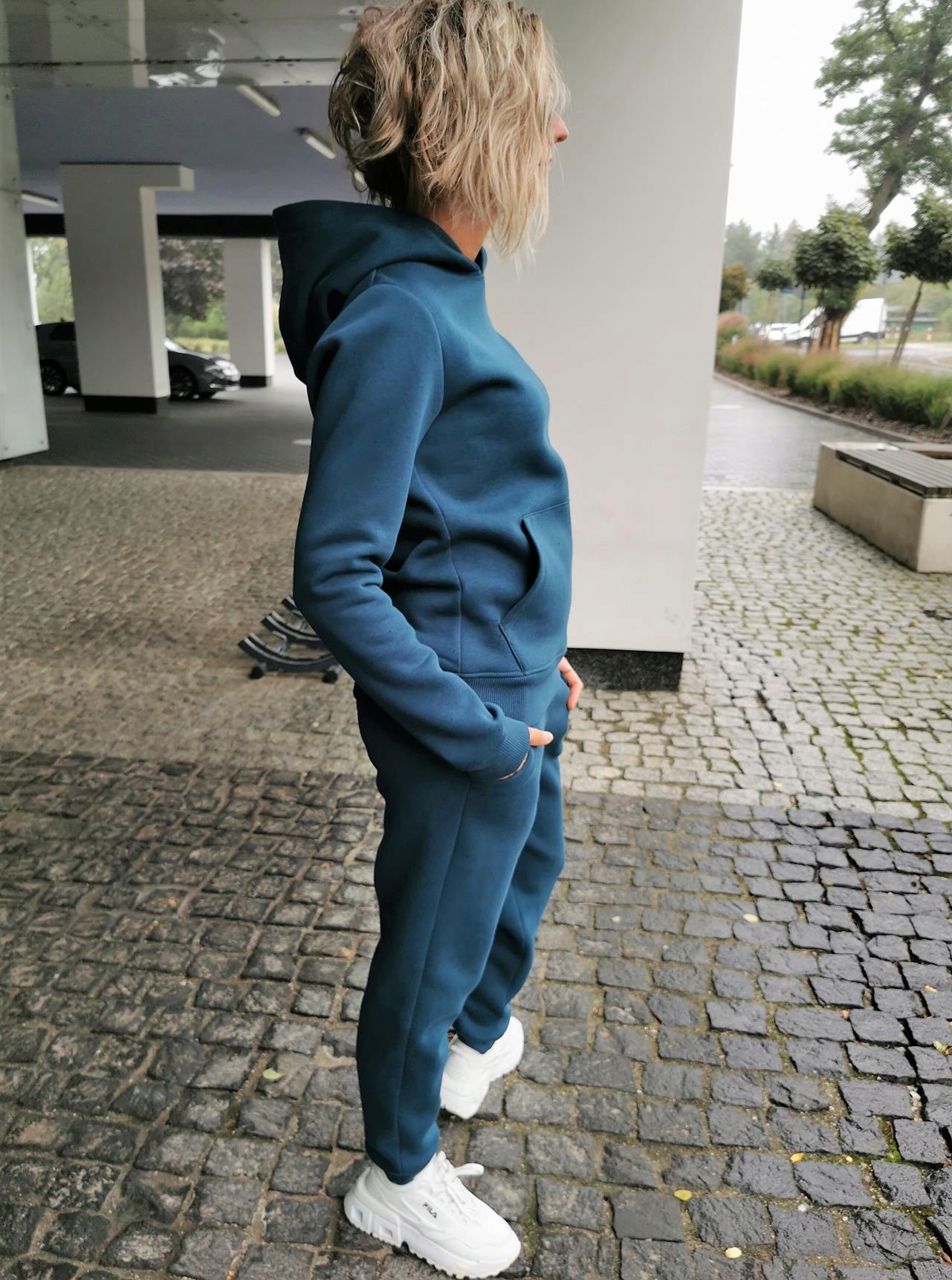 S01G PETROL CIEPŁY KOMPLETNY DRES Z KANGURKĄ L Rozmiar L