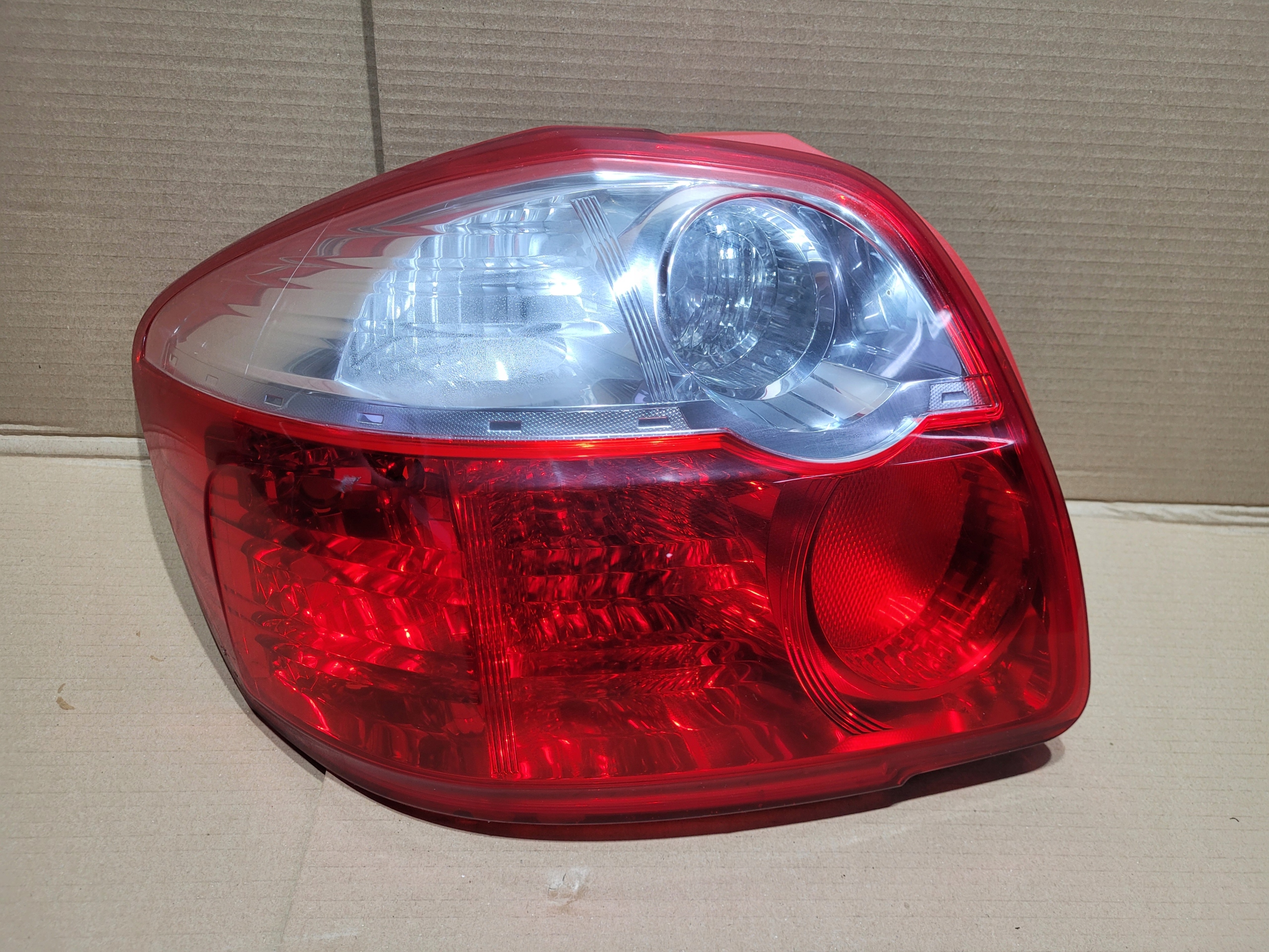 TOYOTA AURIS И 1 РЕСТАЙЛИНГ 2009-2013 ФАРА ЗАД. ЗАД. ЛЕВА EU