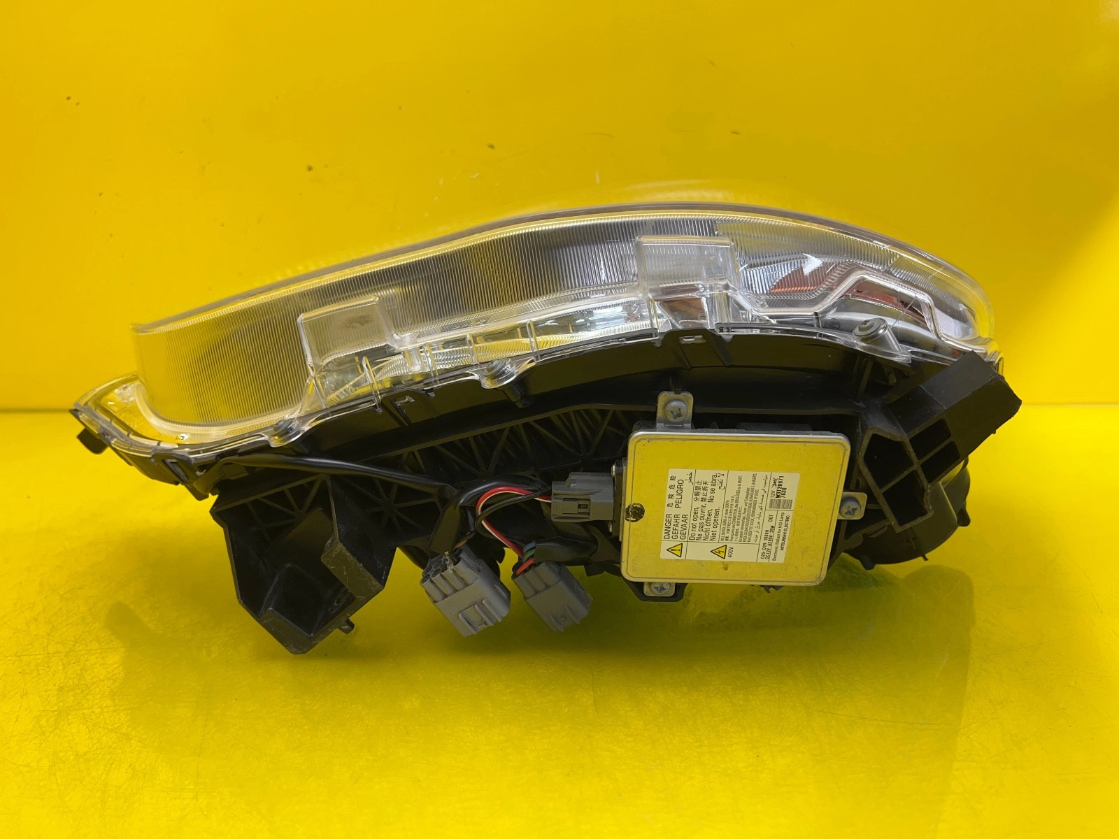 light left front Mitsubishi ASX 10-16 Xenon
