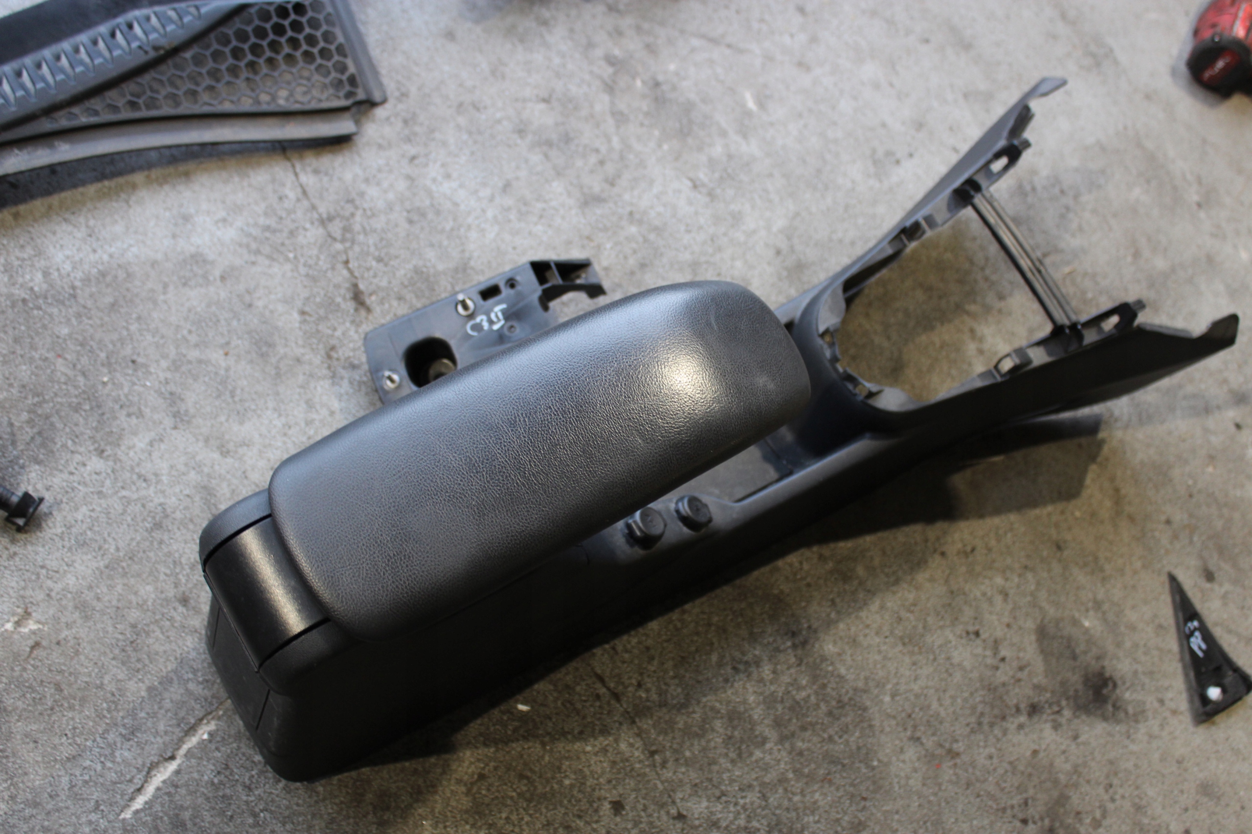 CITROEN C3 II DS3 туннель центральный подлокотник