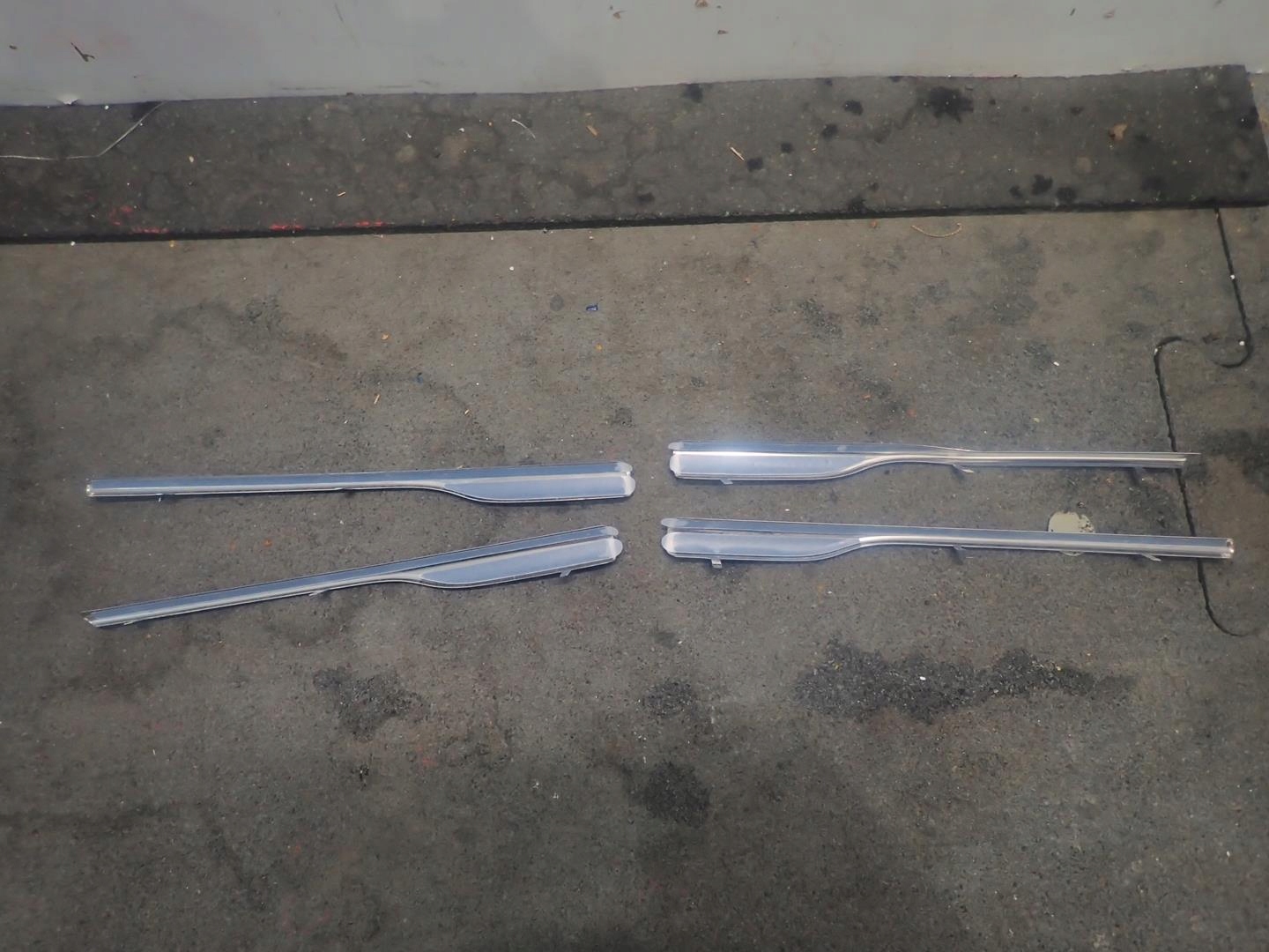 mouldings grille DACIA LOGAN II SANDERO II 2012