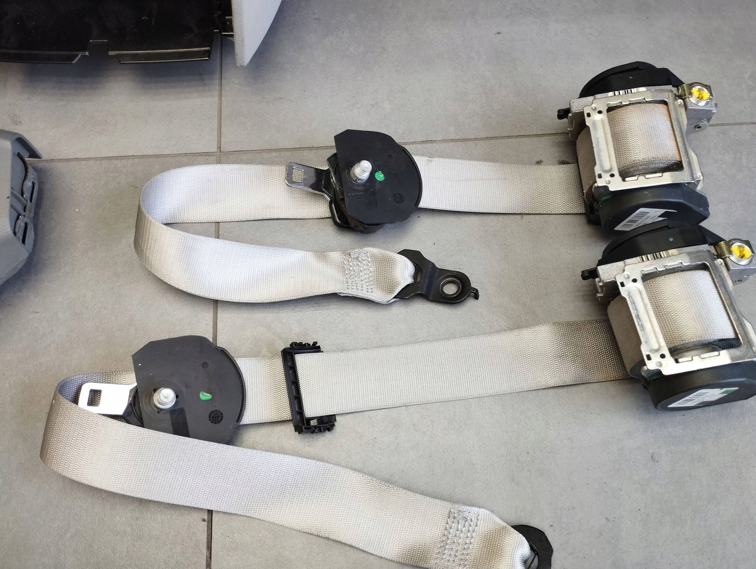 Mercedes ML W164 dashboard console airbags tension belts