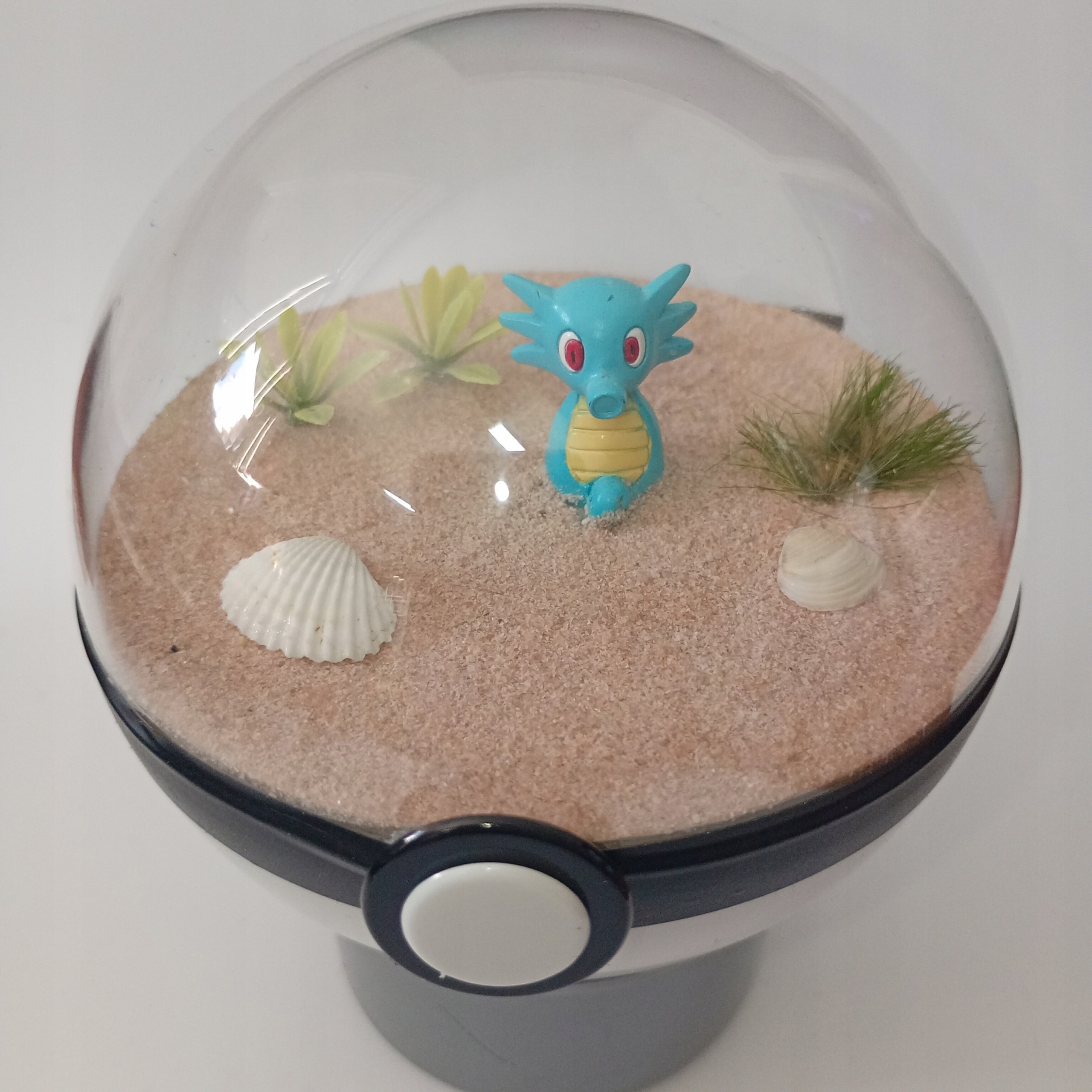 Outlet Horsea Pokeballové Terárium Unikátní Diorama Pokémon Ručně Vyrobené 10CM