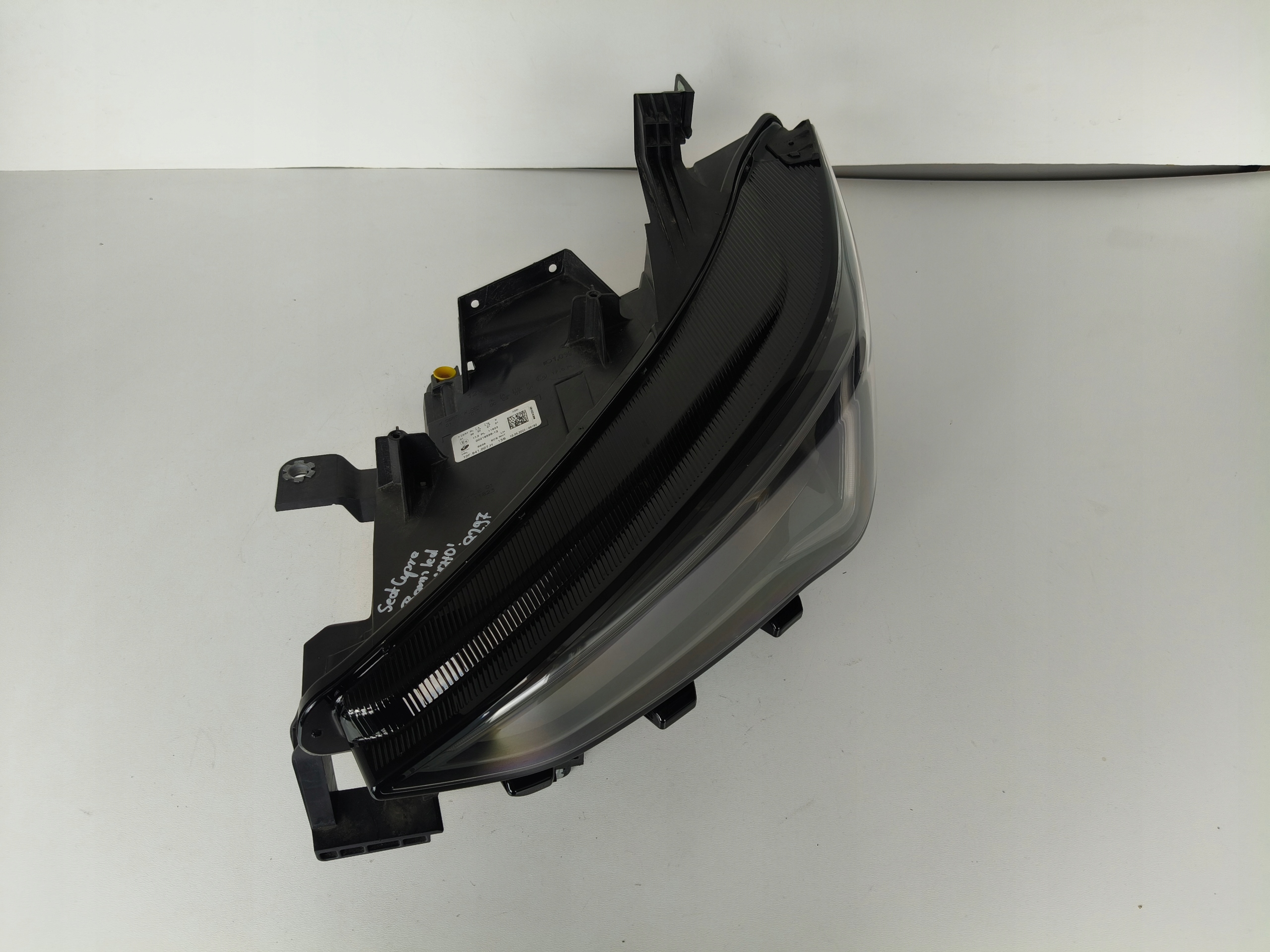 light left REFLEKTOR SEAT CUPRA BORN 10E 21- FULL LED