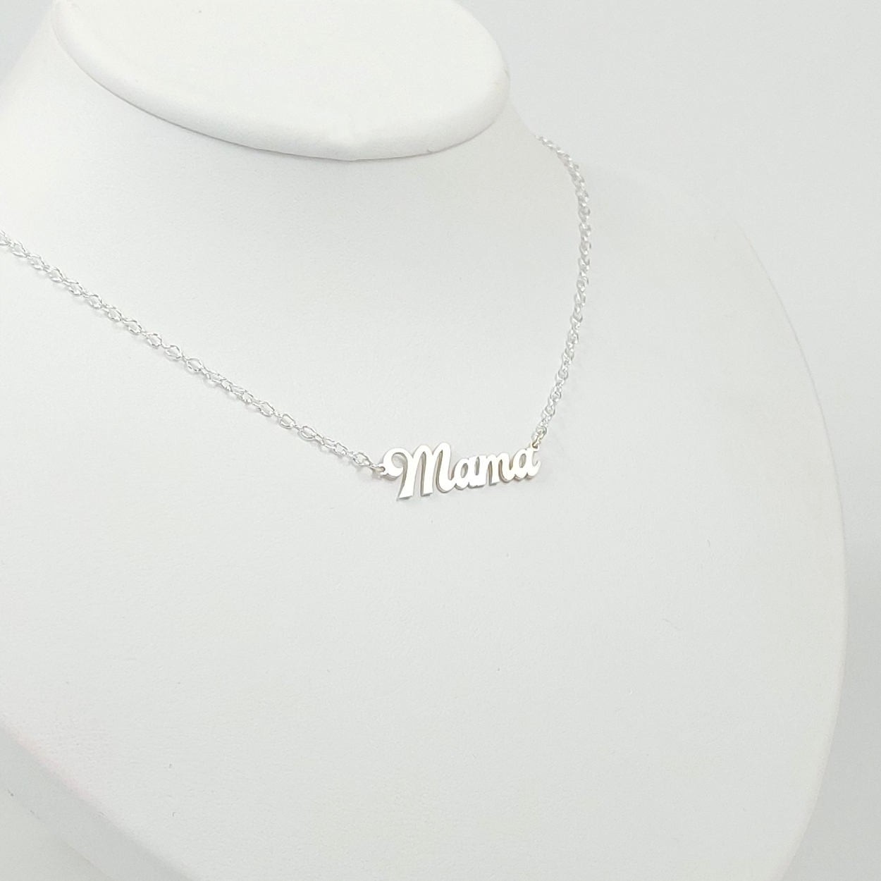 

Prezent dla Mamy Naszyjniki Mama 2x Grubsze Litery