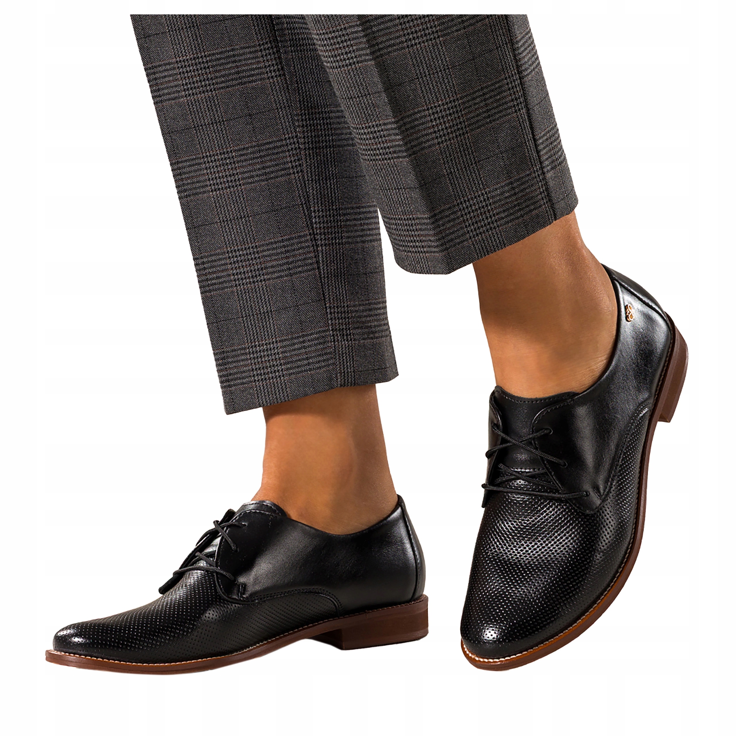 Černé Dámské Kožené Polobotky Pohodlné Šněrovací Zlatá Ozdoba Módní velikost 38