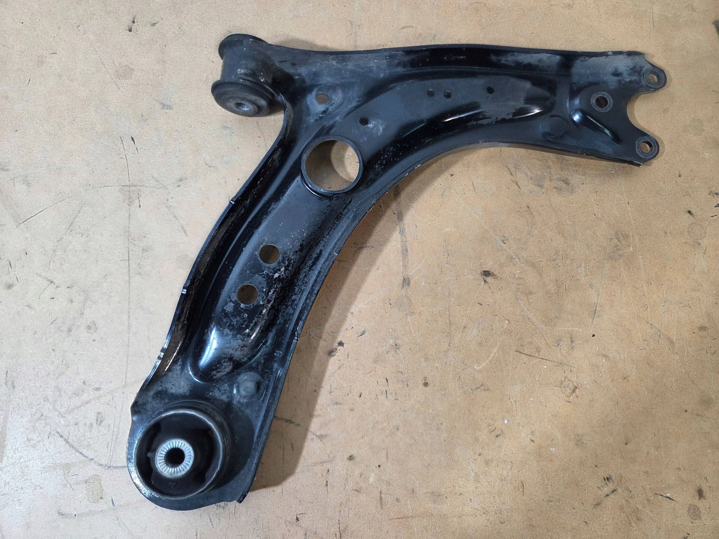 Audi A3 8Y and other VAG arm front left 5WA407151 (Q836)