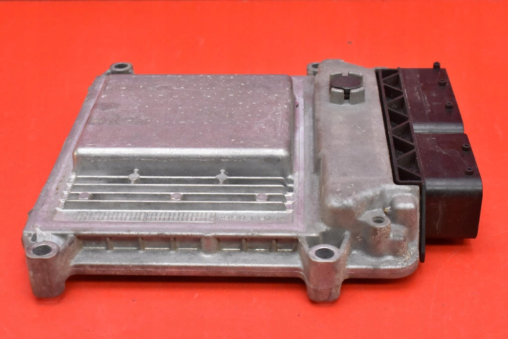 Centralina computer Motore 39120-2B601 0261S0435 KIA CEED 1 e 1.6 16V 07-10