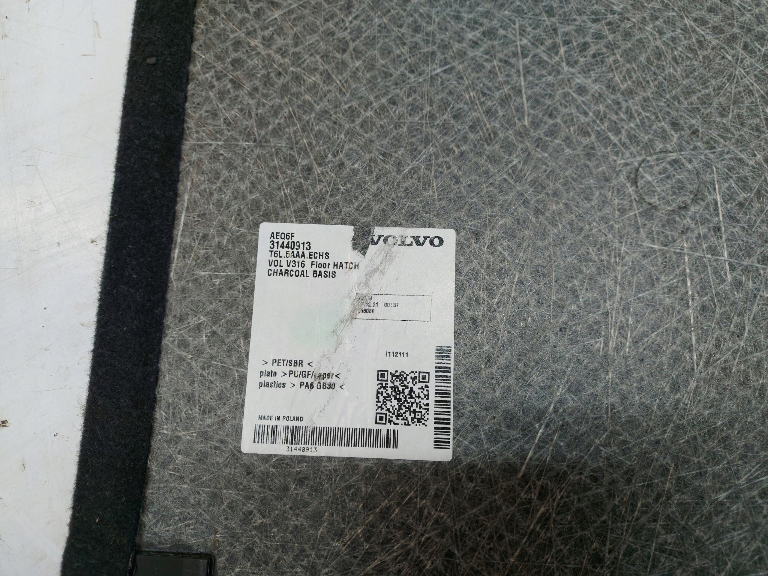 Volvo XC40 T5 EH floor boot 31440913