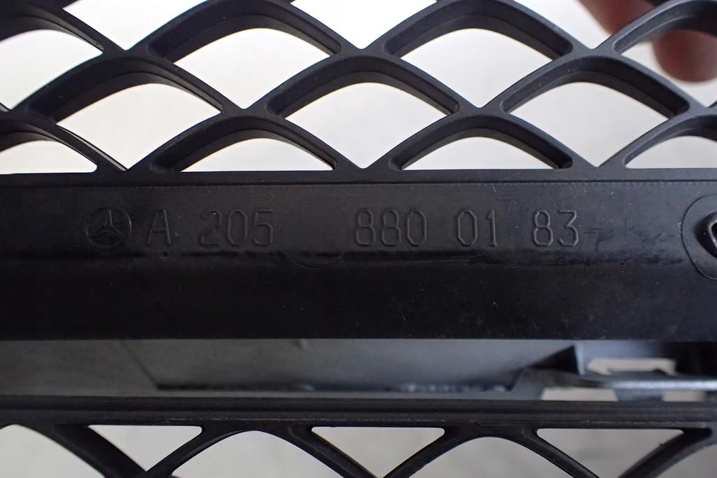 решетка MERCEDES W205 A2058800183
