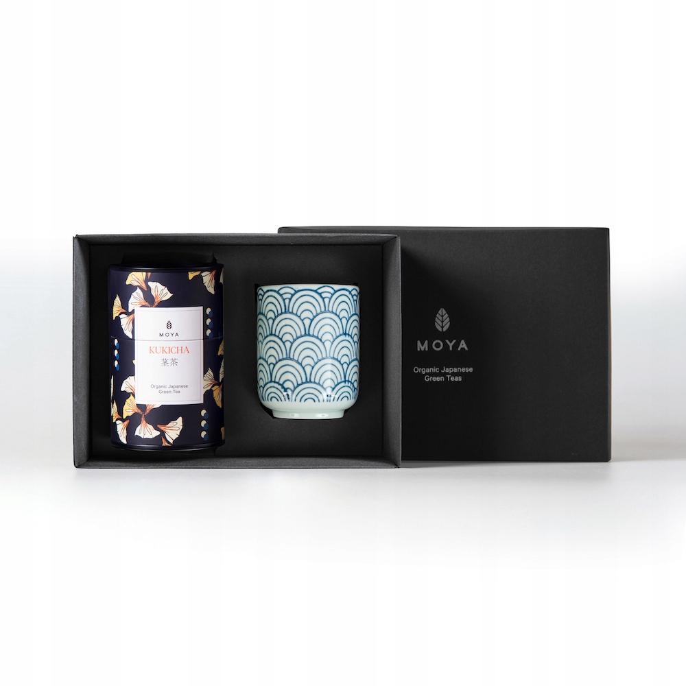 Levně Dárková sada organického zelený čaj Moya Kukicha a hrnek Choseki