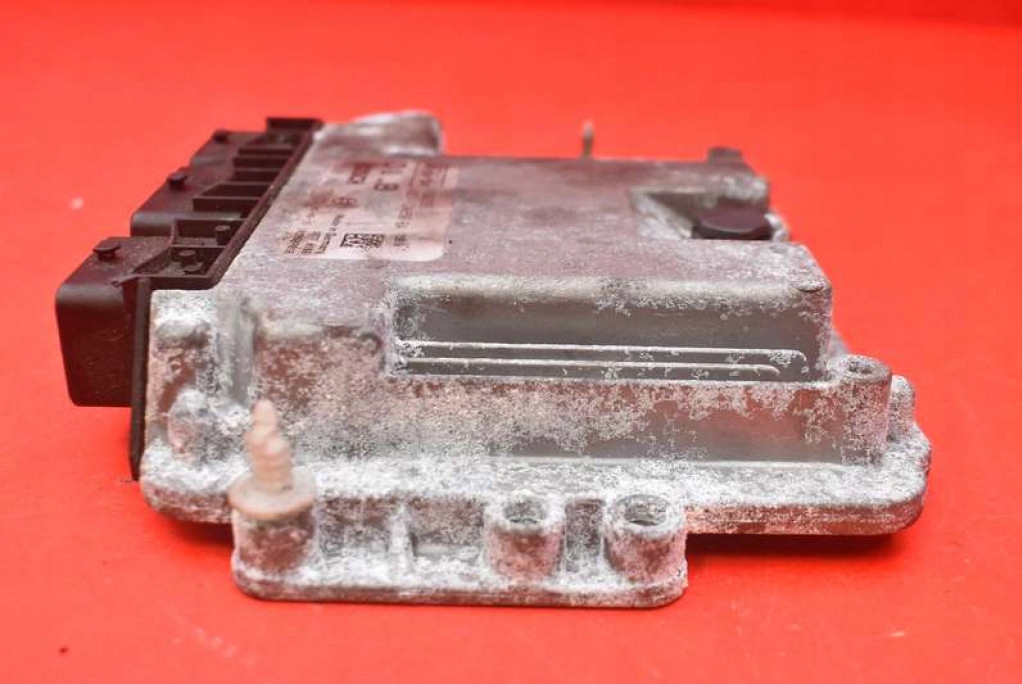 computer control unit of the engine 8692329 VOLVO V50 1.6 D 110 KM 03-11