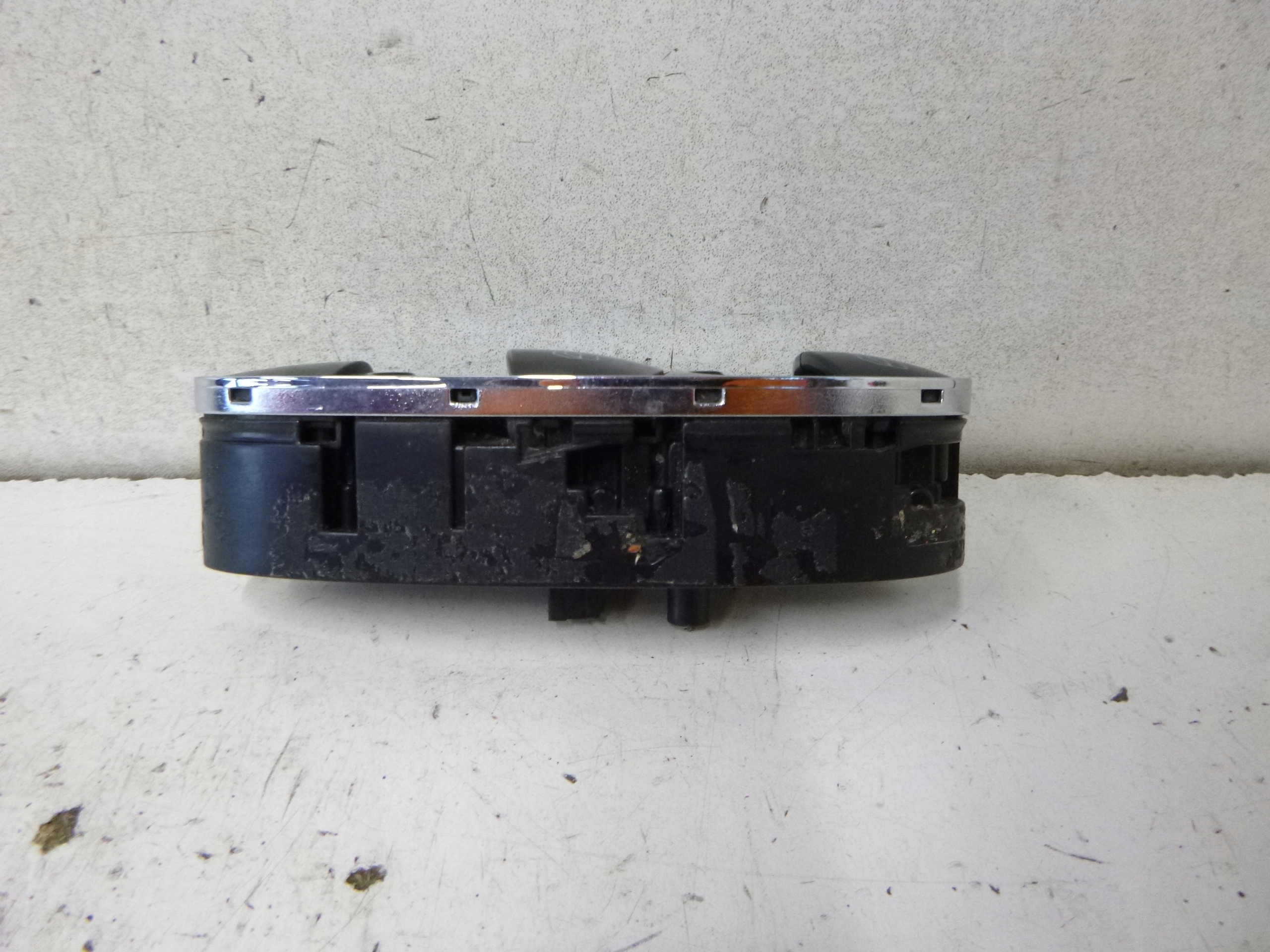 switch panel of the window left Mercedes W211 2118219951