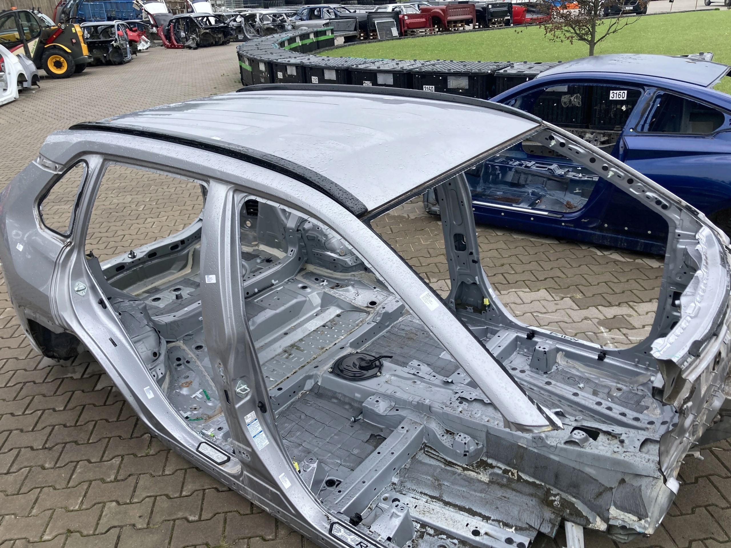 DACH SŁUPKI POSZYCIE TOYOTA RAV4 V 19- 1D6