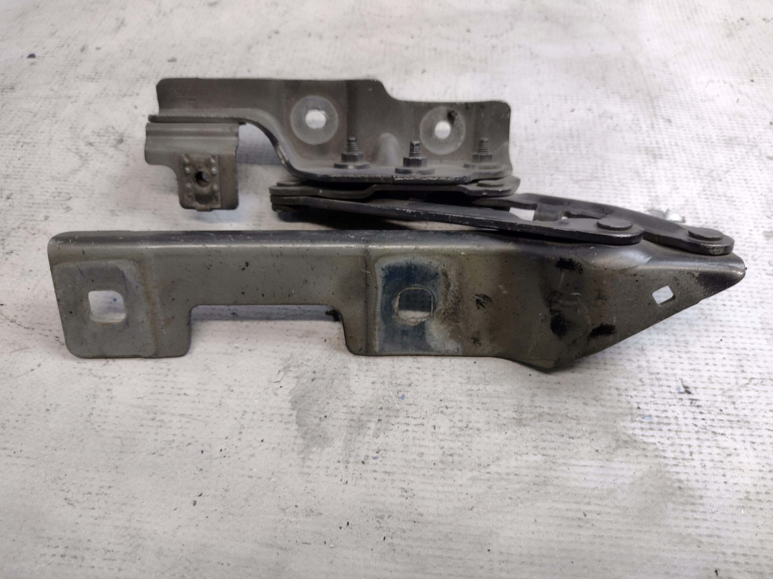 hinge bonnets right Opel Astra J IV 4 13270788
